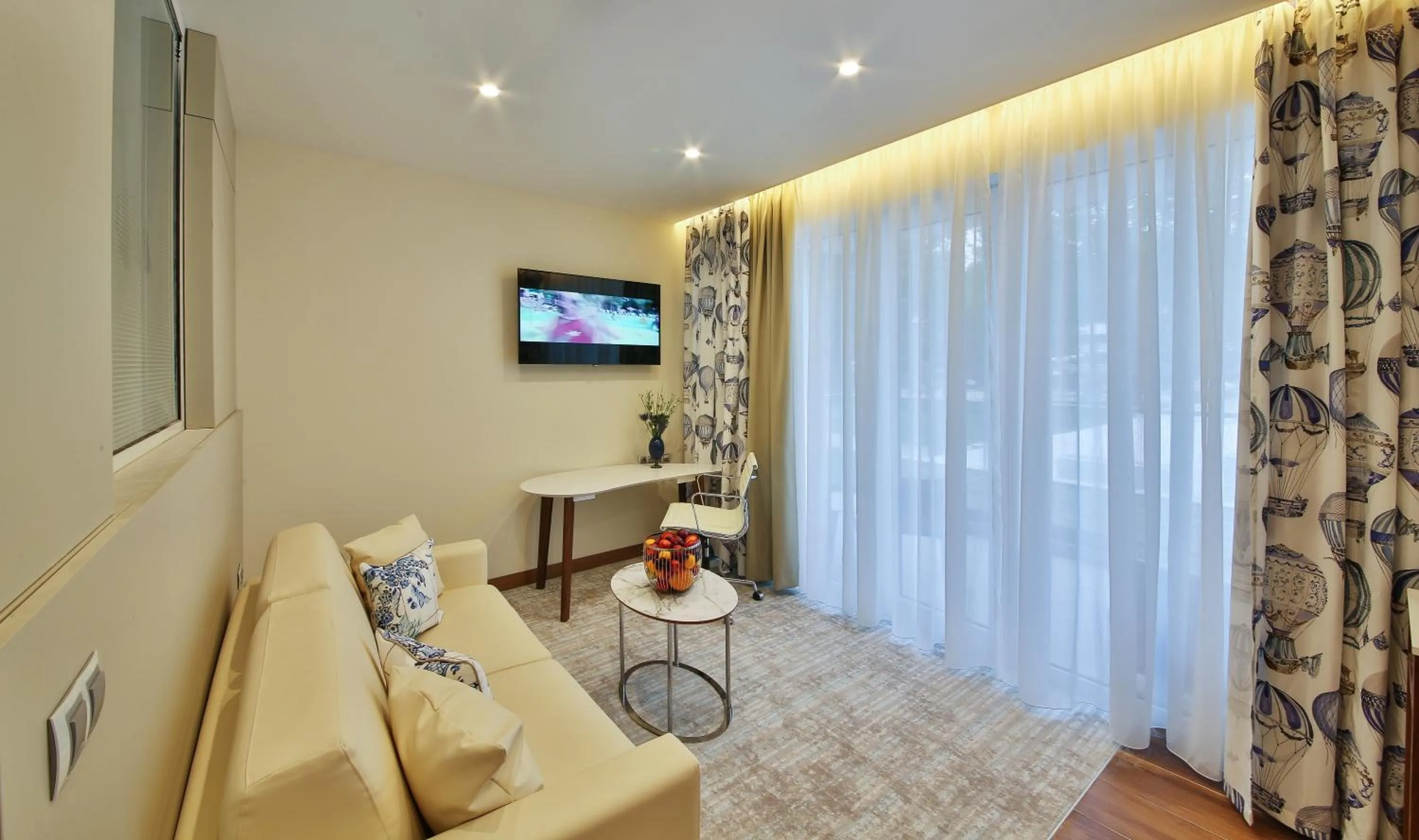 TV and multimedia in Maritim Hotel Paradise Blue