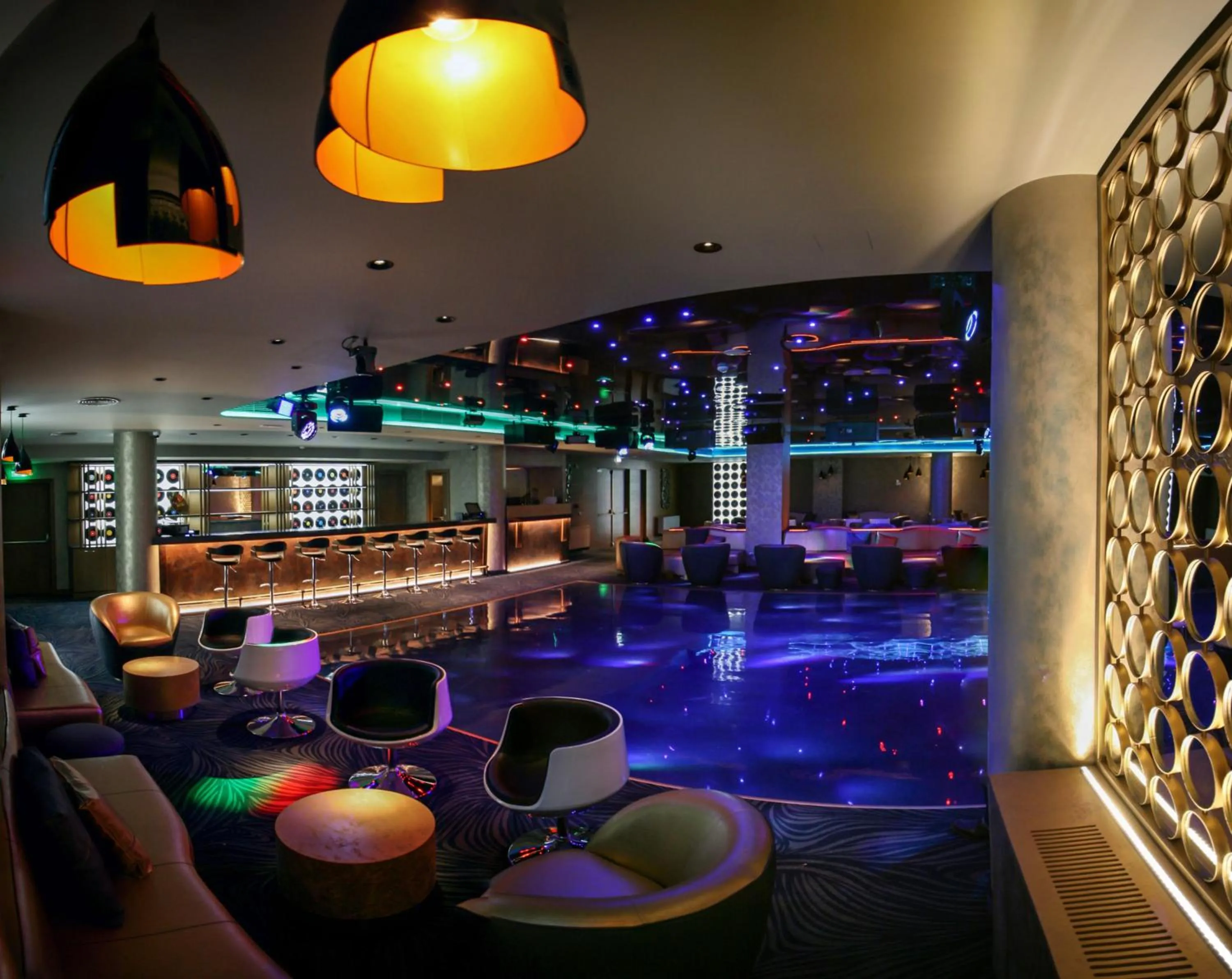 Nightclub / DJ in Maritim Hotel Paradise Blue