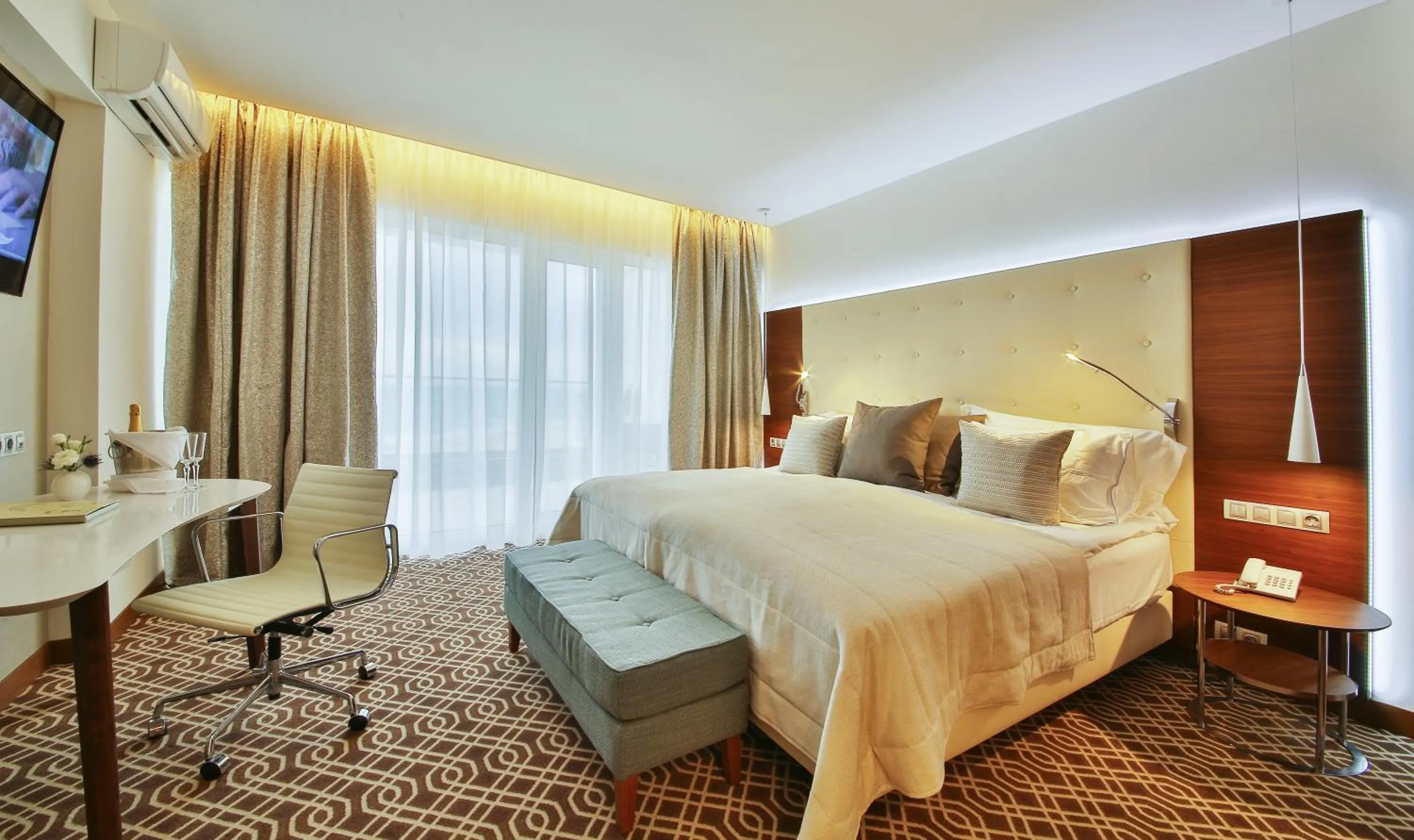 Bed in Maritim Hotel Paradise Blue