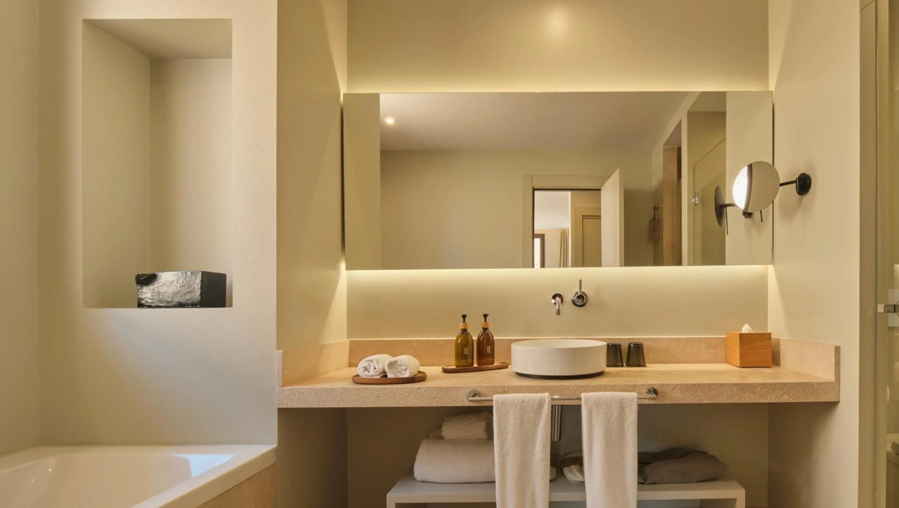 Bath in Sant Jaume Design Hotel