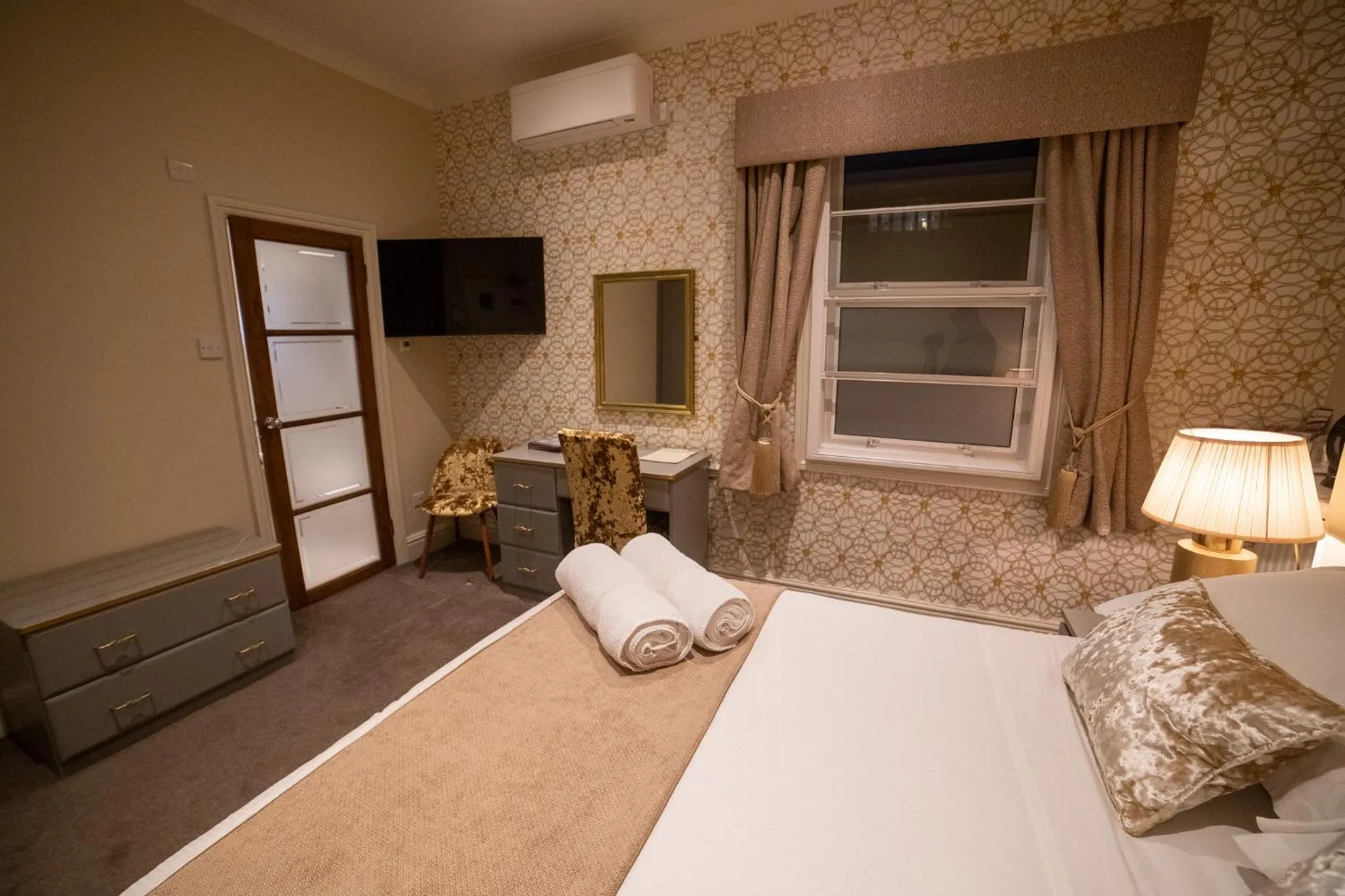 Bed in Burlington House Boutique