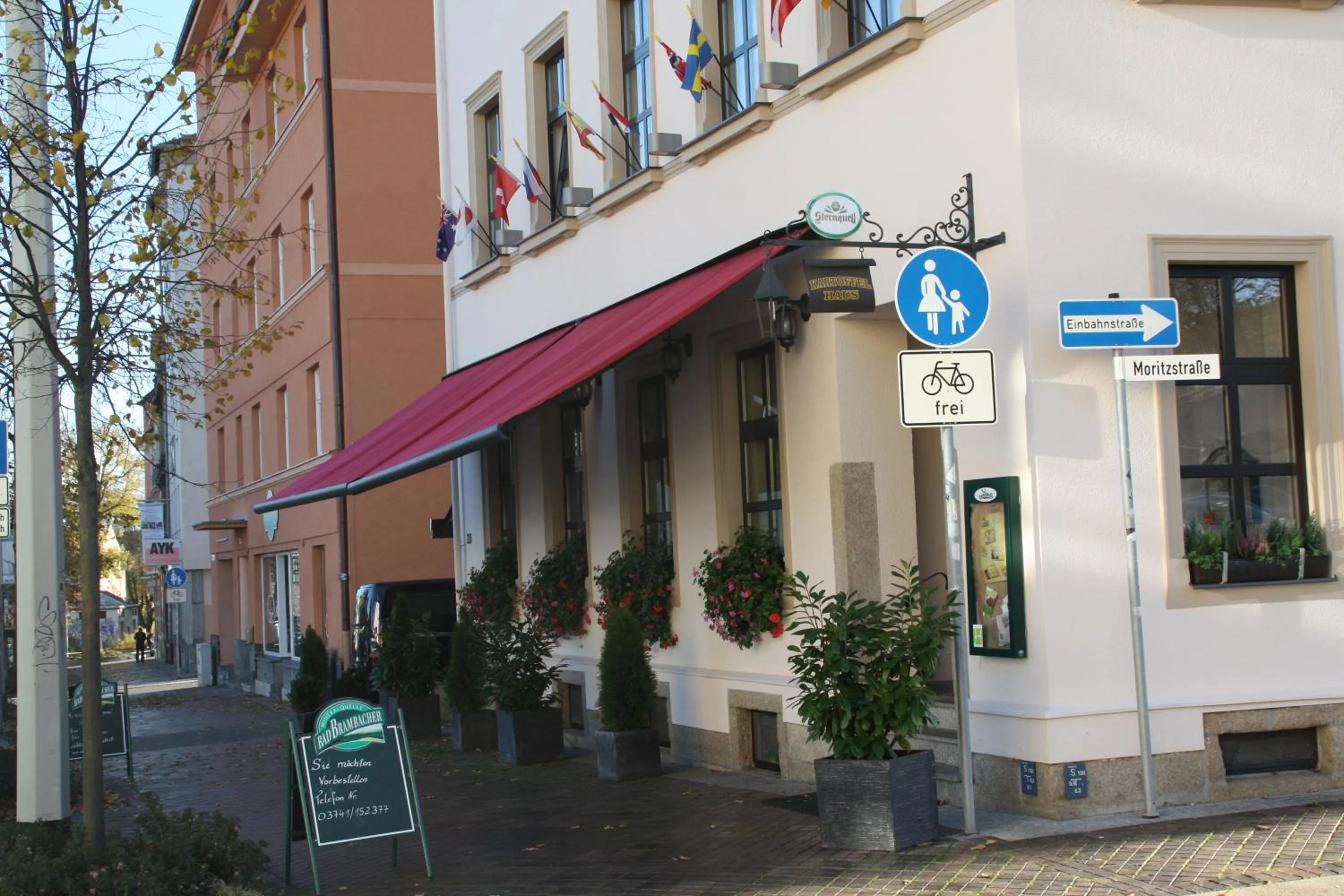 Facade/entrance in City-Hotel