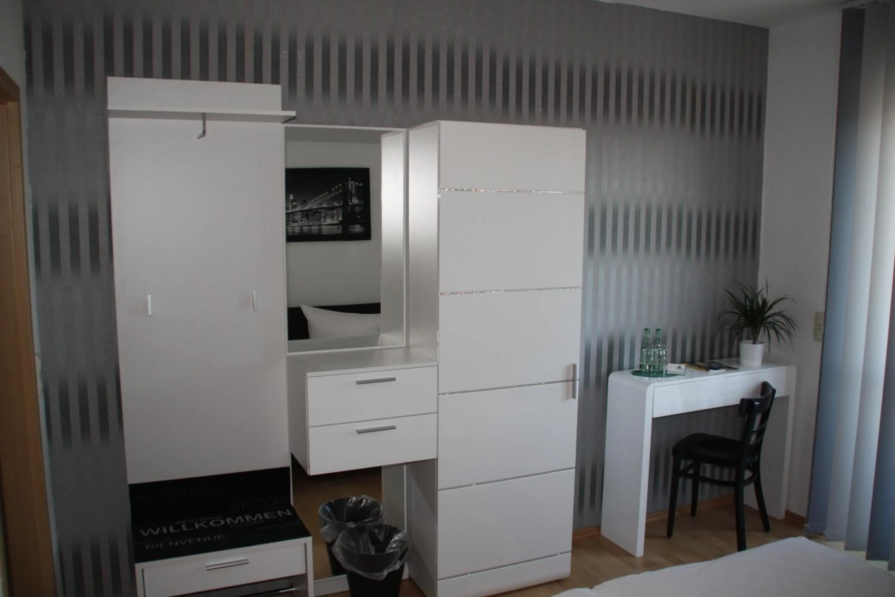 Decorative detail in City-Hotel