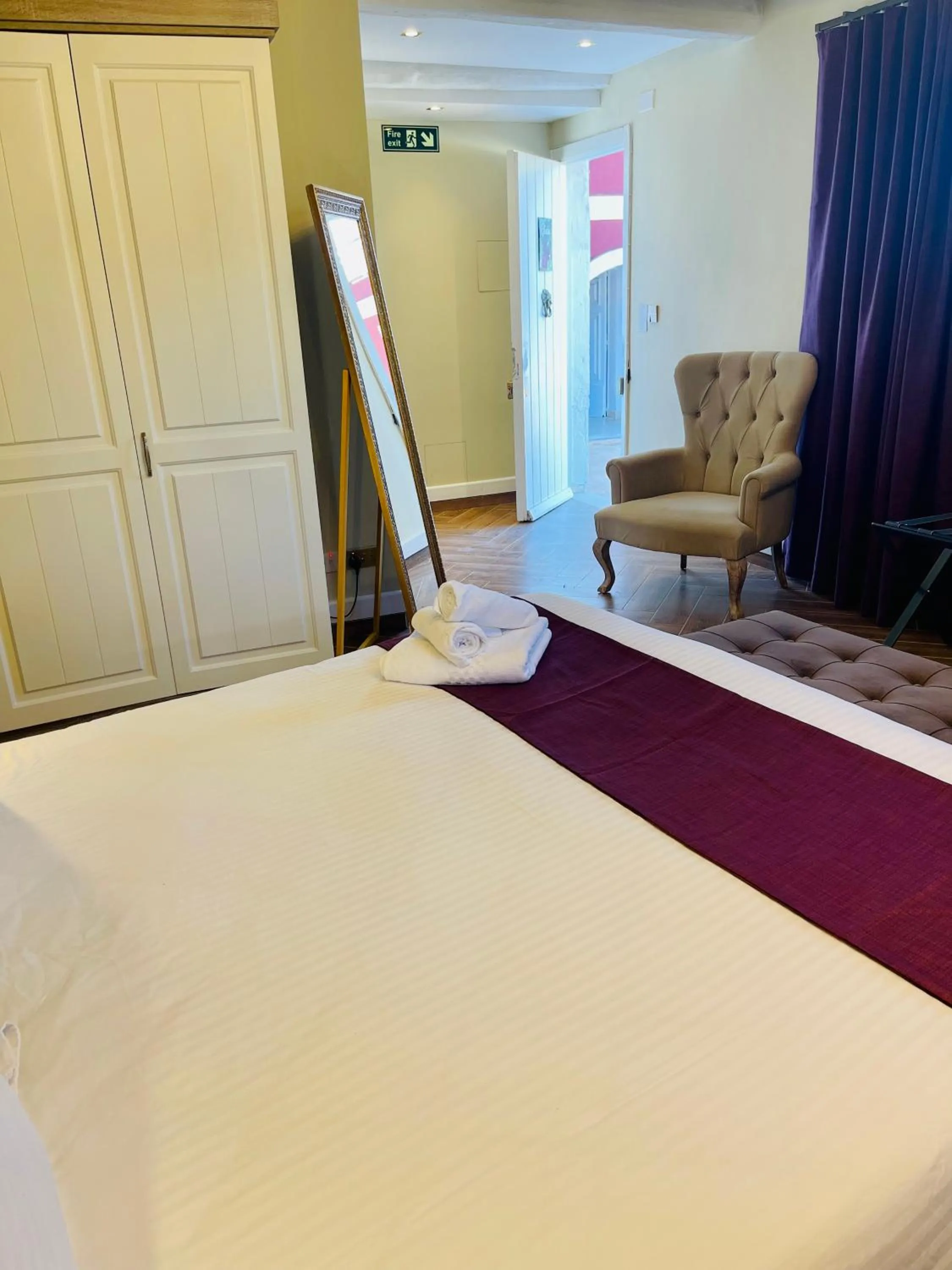 Bed in The Red Farm Relais & Spa