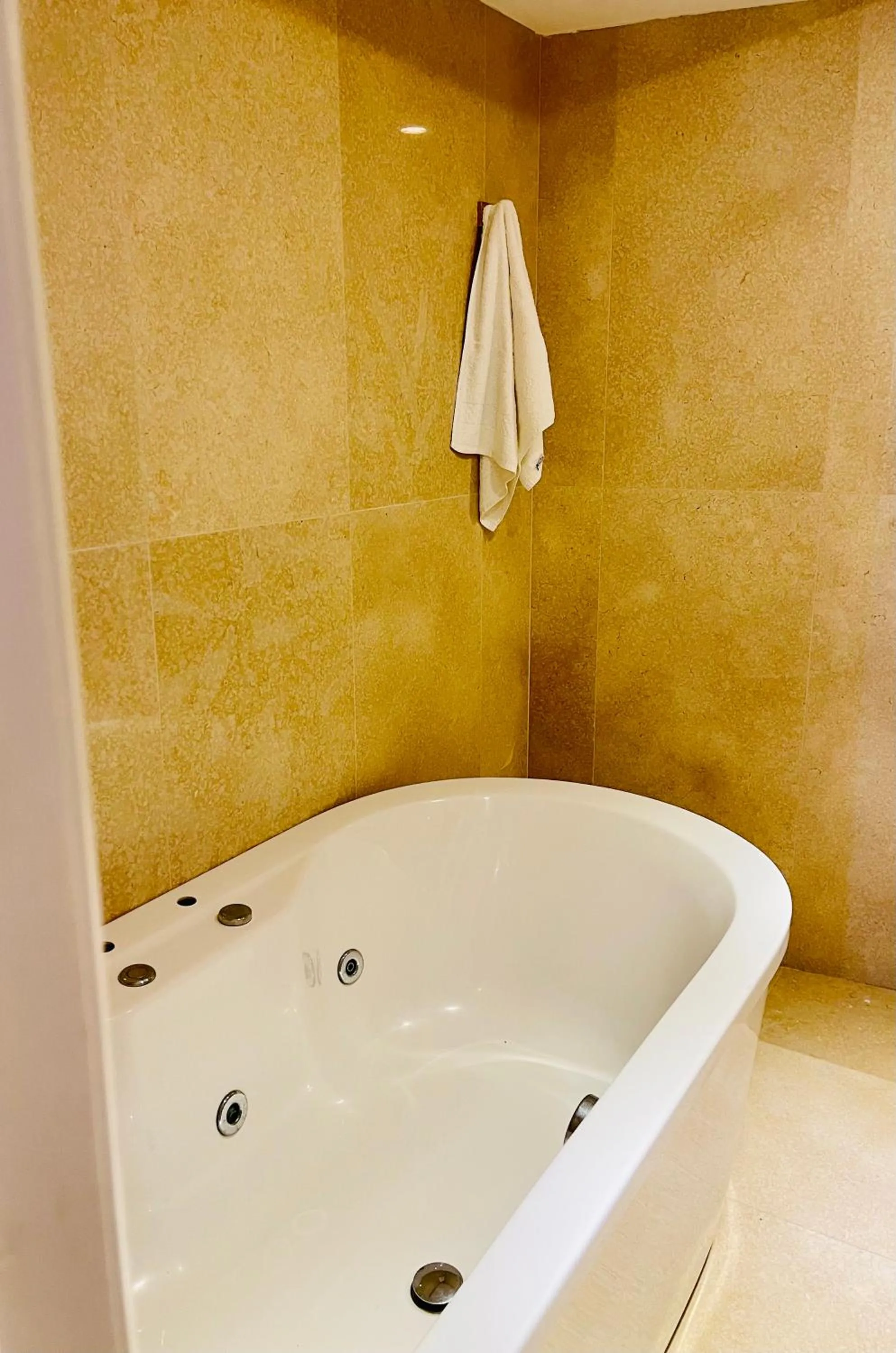 Bath in The Red Farm Relais & Spa