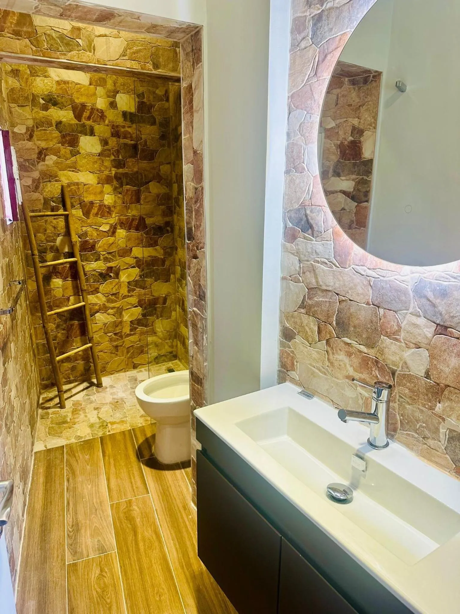 Shower in The Red Farm Relais & Spa