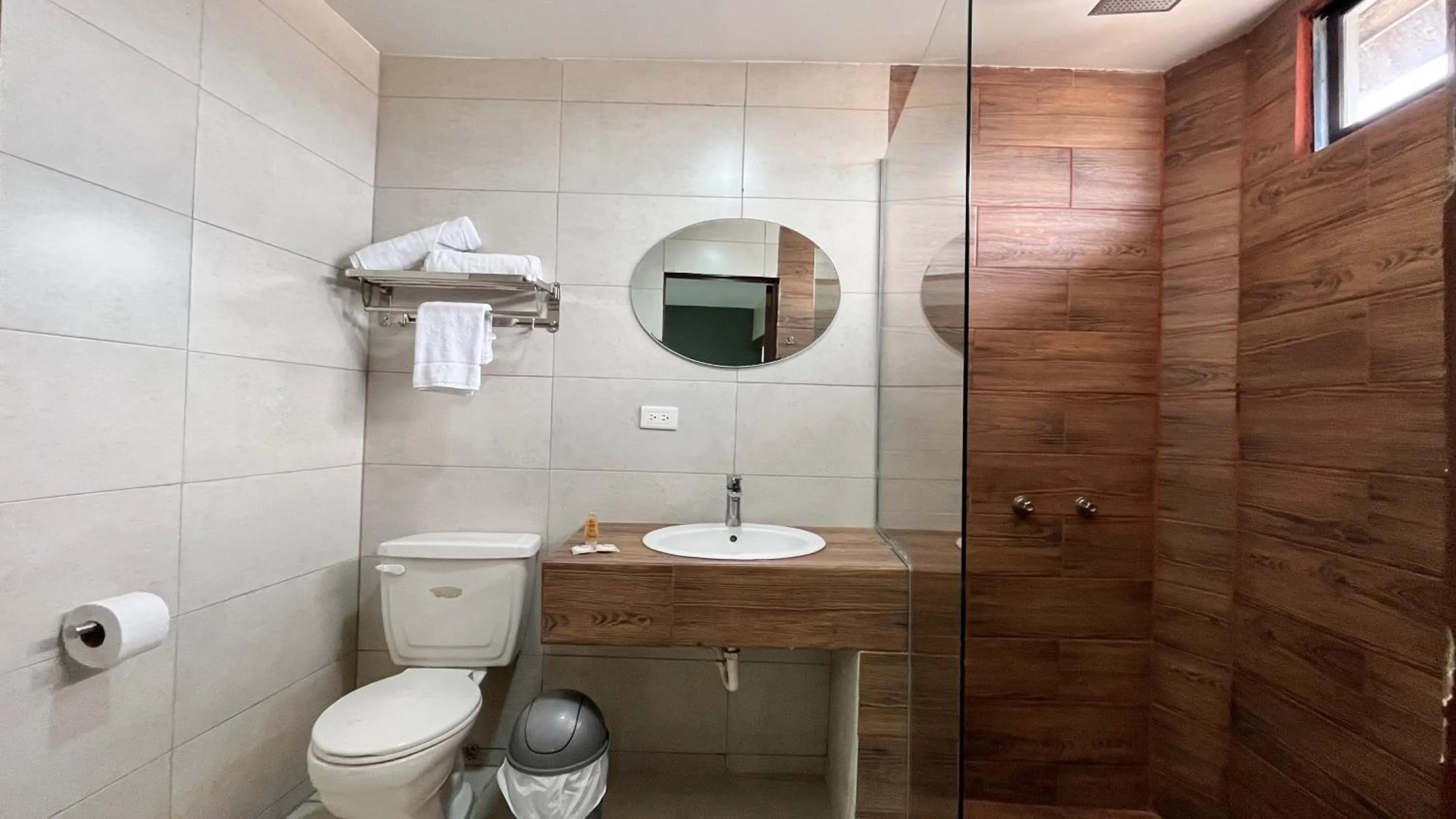 Shower in Hotel Varadero Internacional