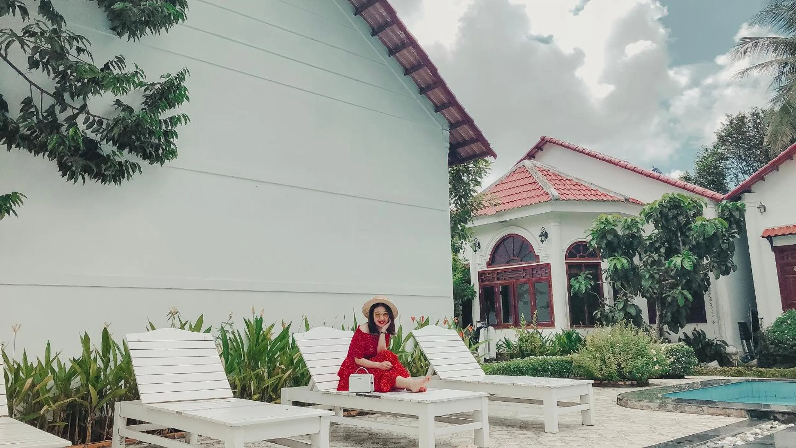 People in Wings Bungalow