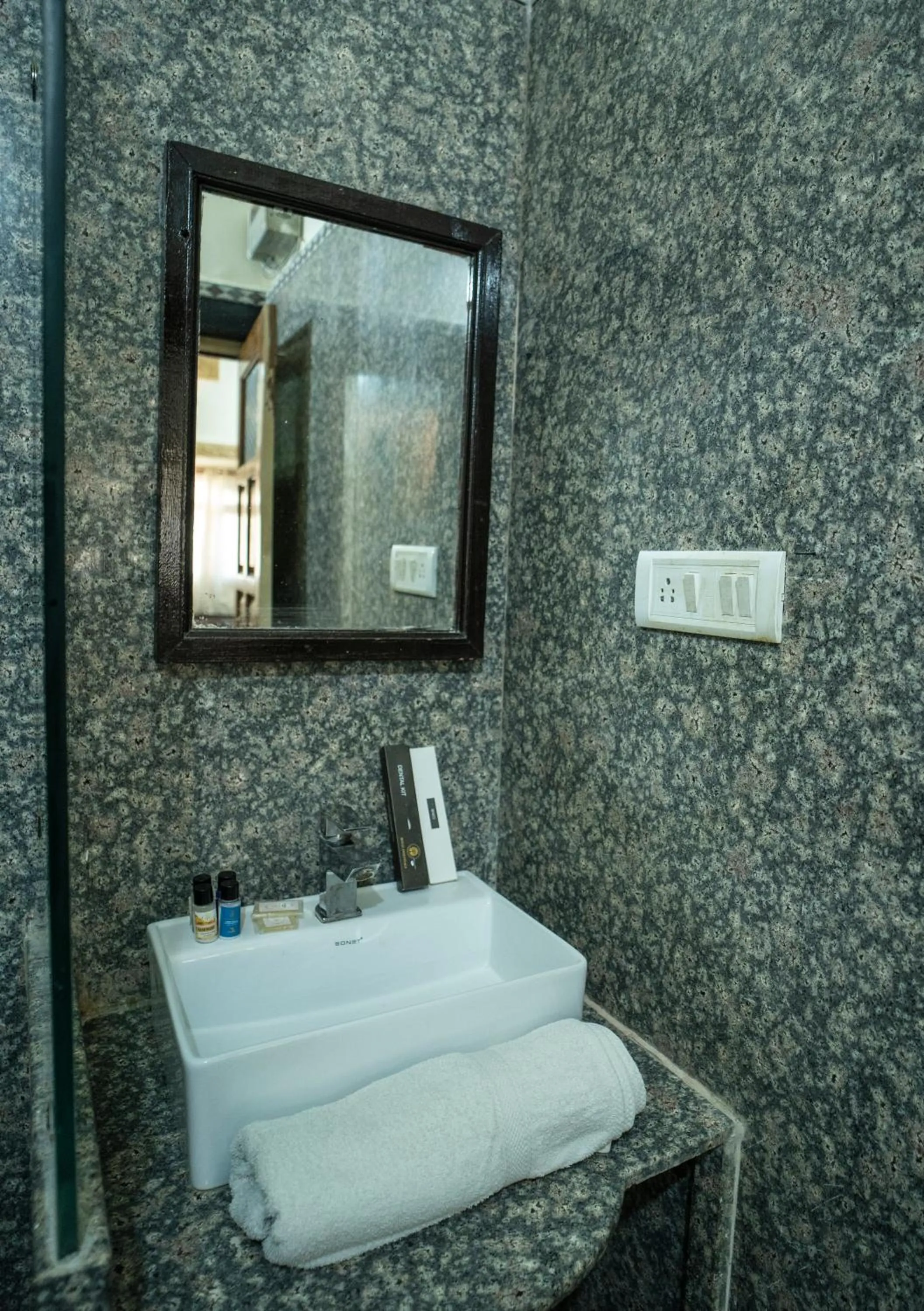 Bathroom in Tripli Hotels Prithvi Palace