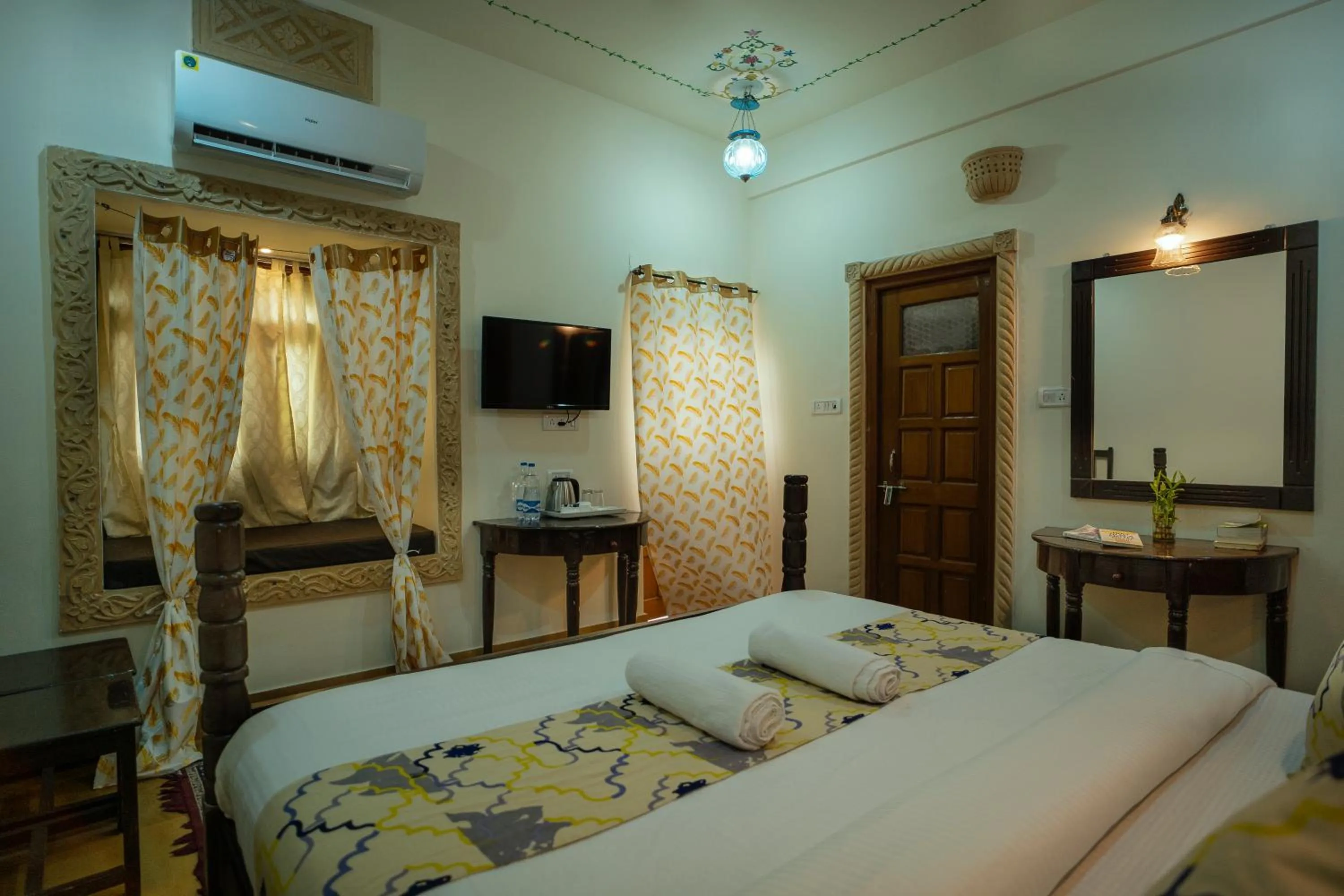 Bedroom, Bed in Tripli Hotels Prithvi Palace