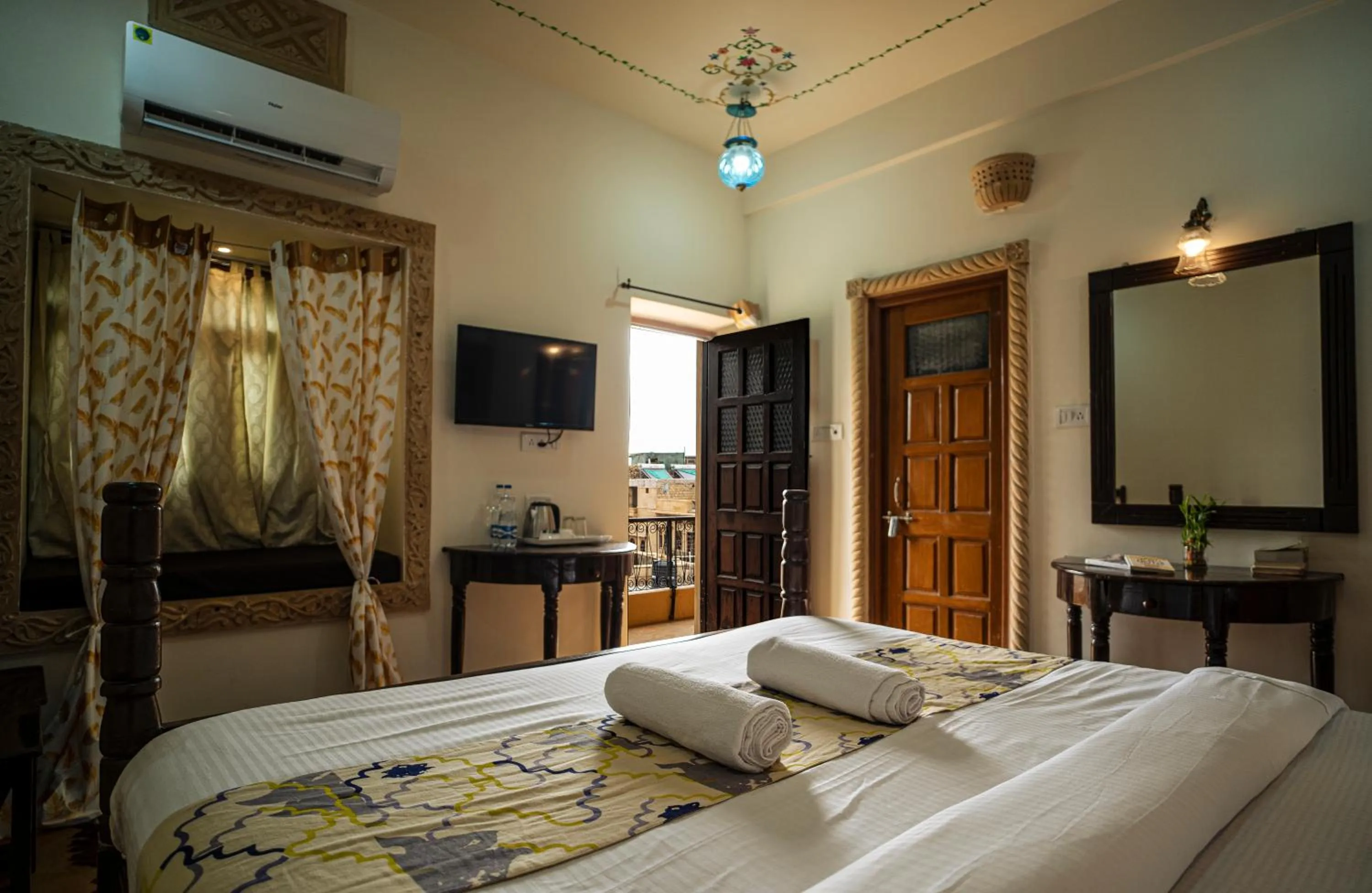 View (from property/room), Bed in Tripli Hotels Prithvi Palace