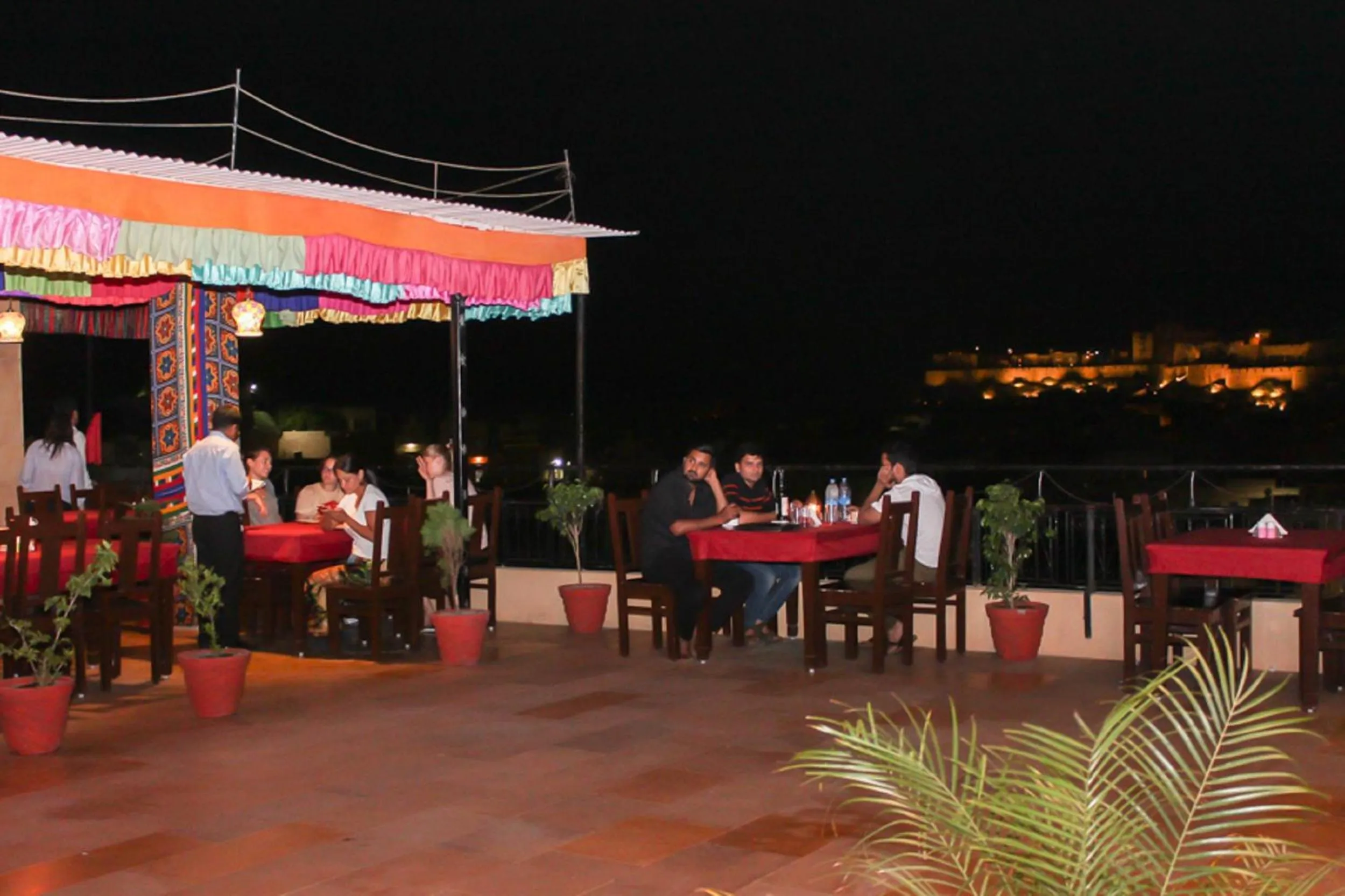 Restaurant/places to eat in Tripli Hotels Prithvi Palace