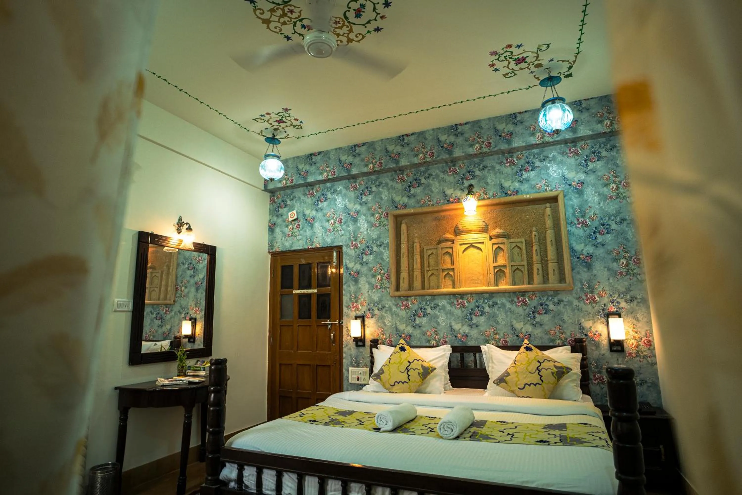 Bed in Tripli Hotels Prithvi Palace