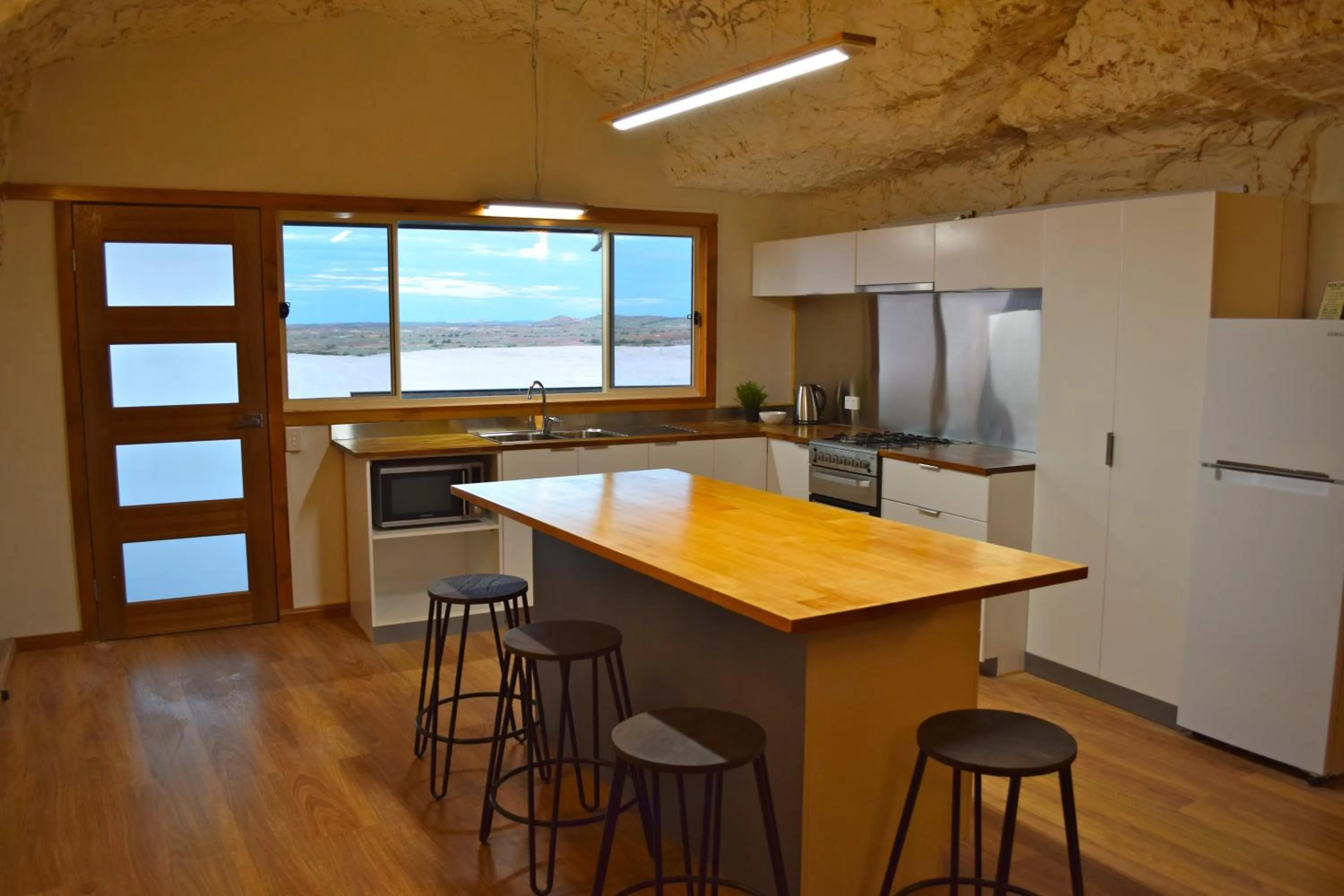 Kitchen or kitchenette in Dug Out B&B