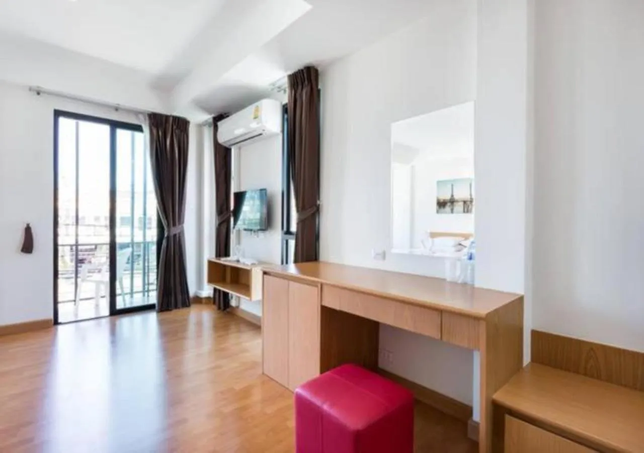 TV and multimedia in Buk Inn Hotel SHA Plus