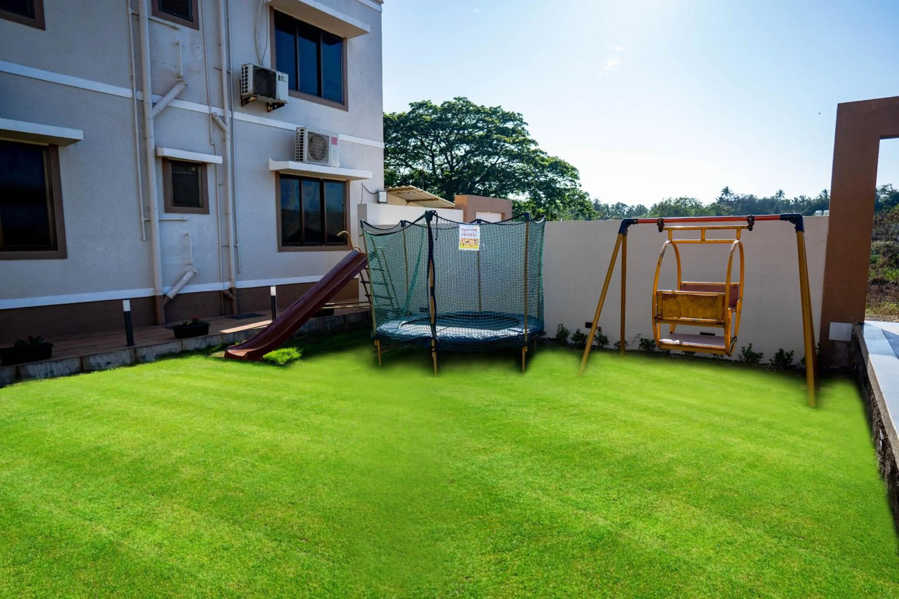 Garden view in Lotus The Lake View Resort