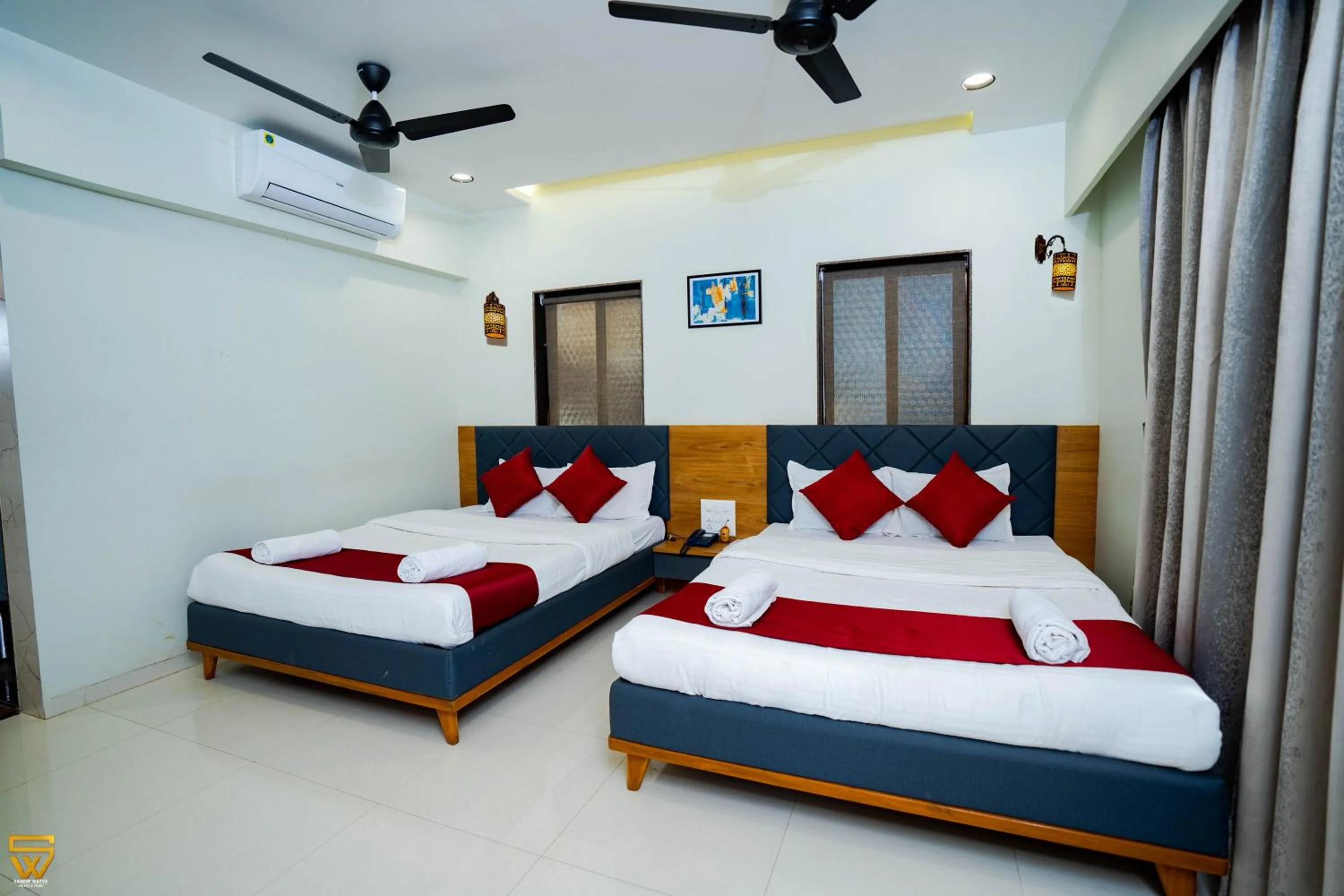 Bed in Lotus The Lake View Resort