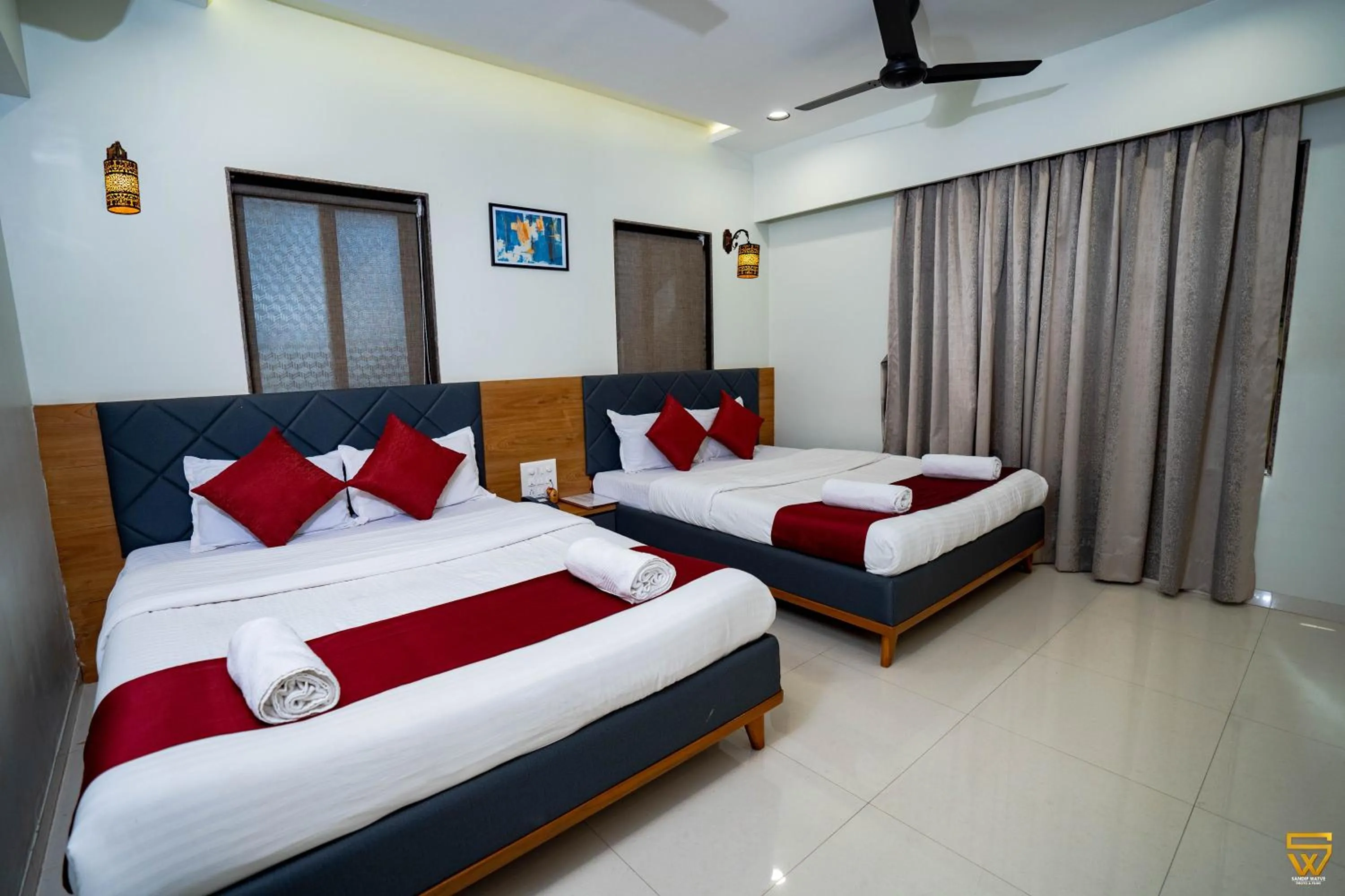 Bed in Lotus The Lake View Resort