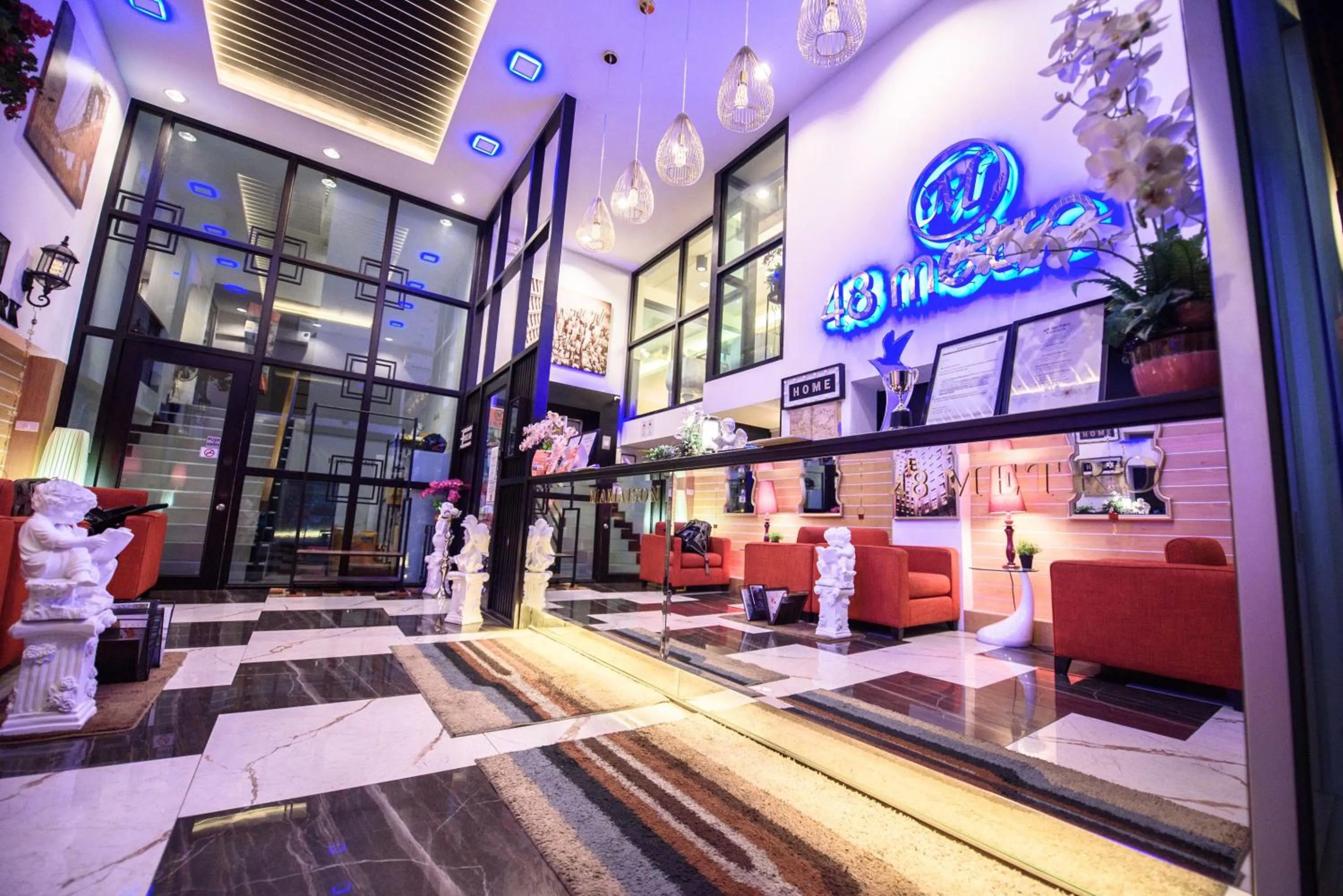 Lobby or reception in 48 Metro Hotel