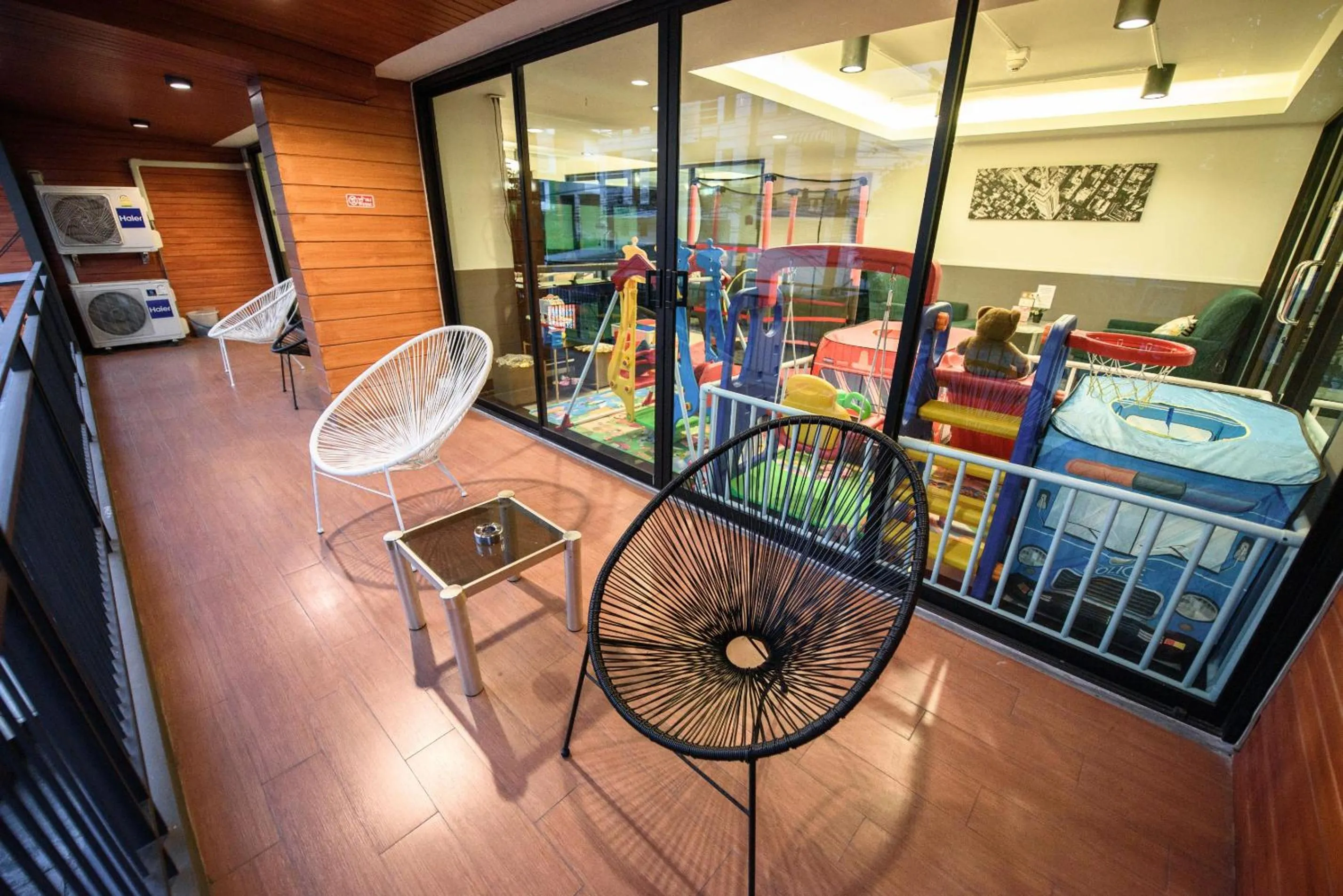 Patio in 48 Metro Hotel