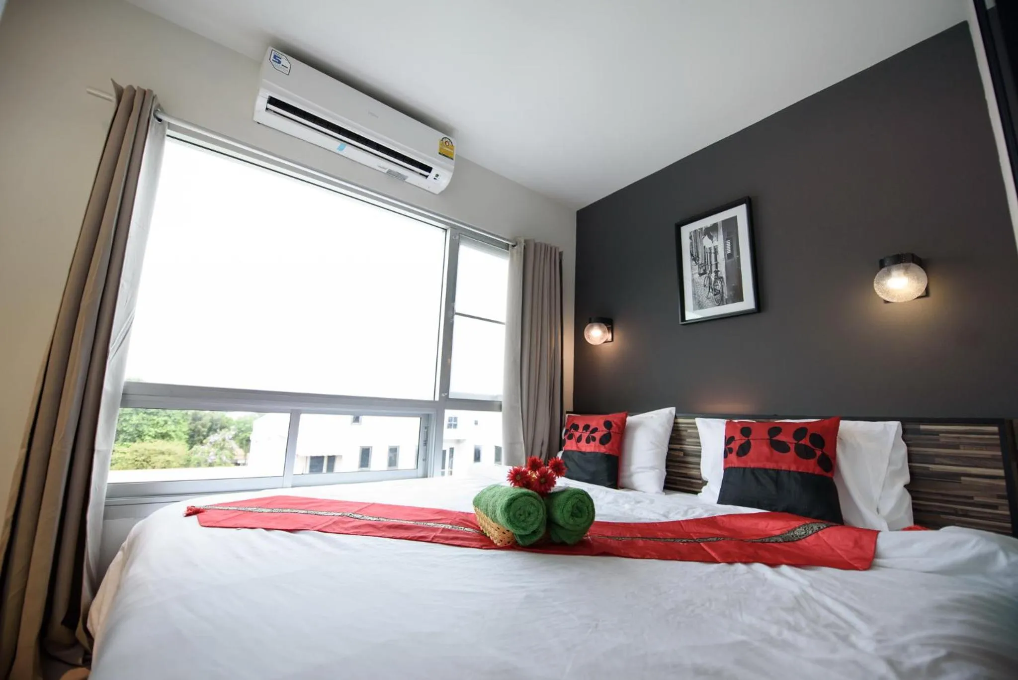 Bedroom, Bed in 48 Metro Hotel