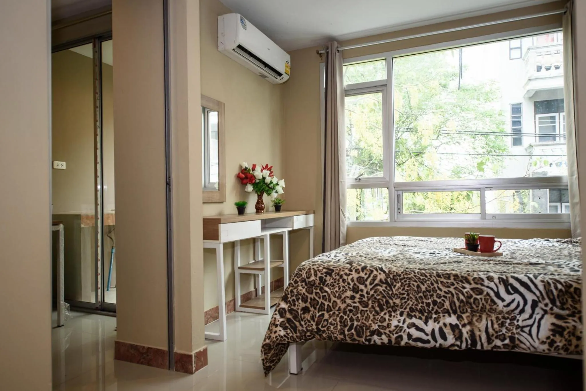 Bedroom, Bed in 48 Metro Hotel