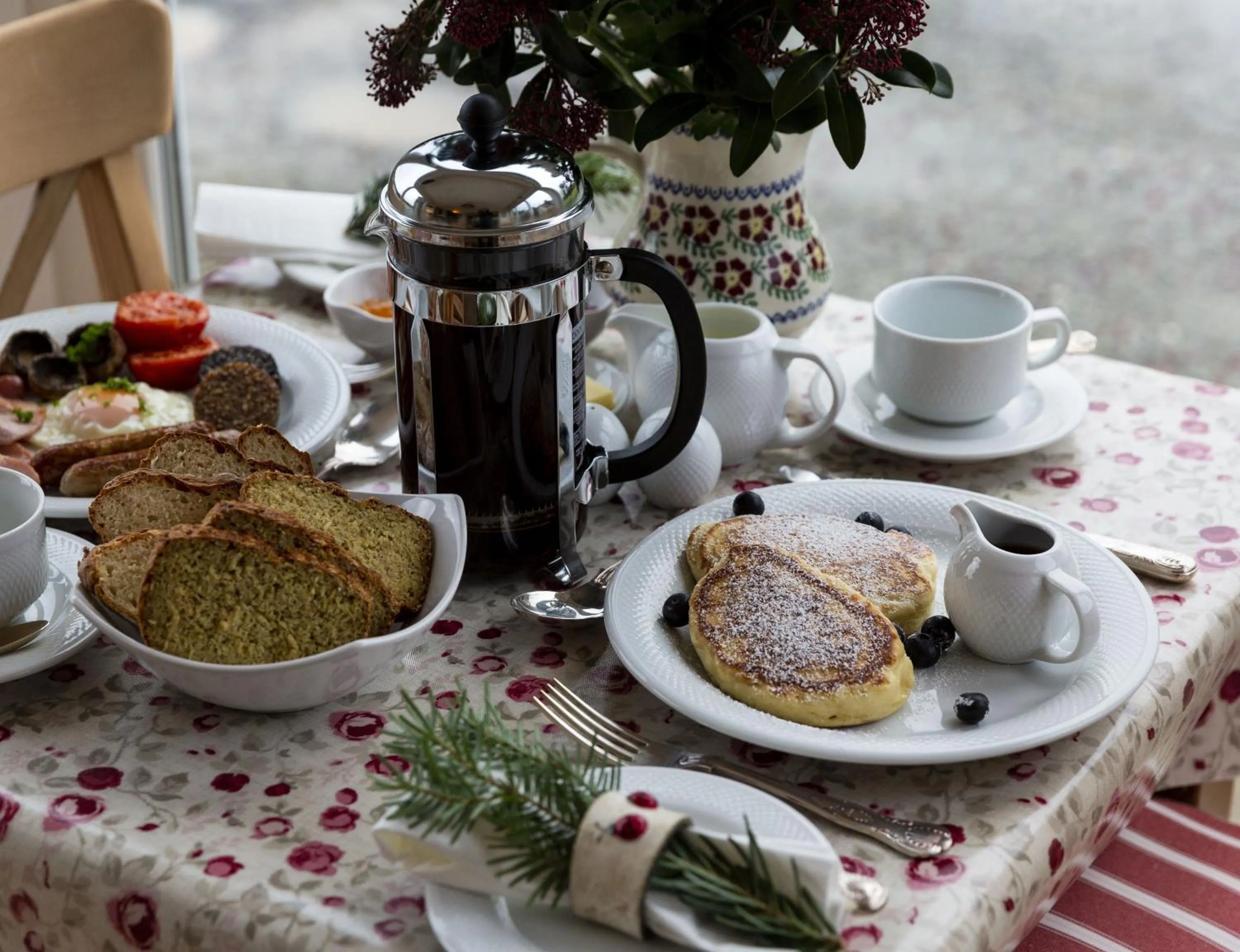 Dining area in Lake House