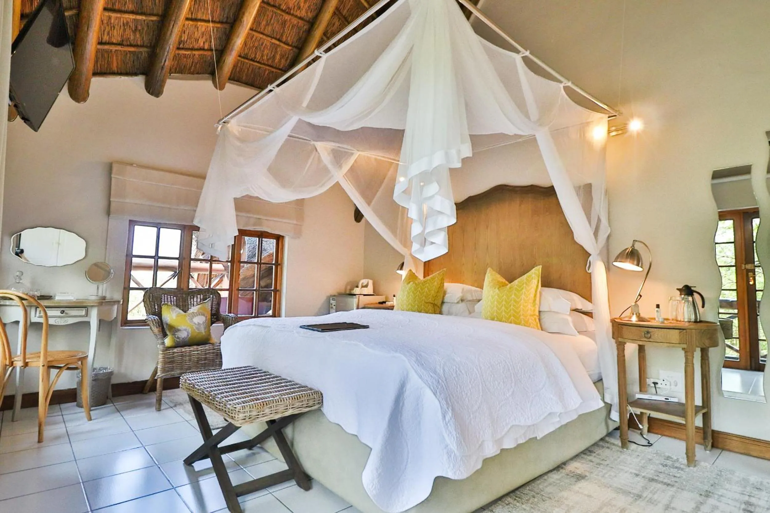 Bedroom, Bed in Kruger Riverside Lodge - No Load-shedding