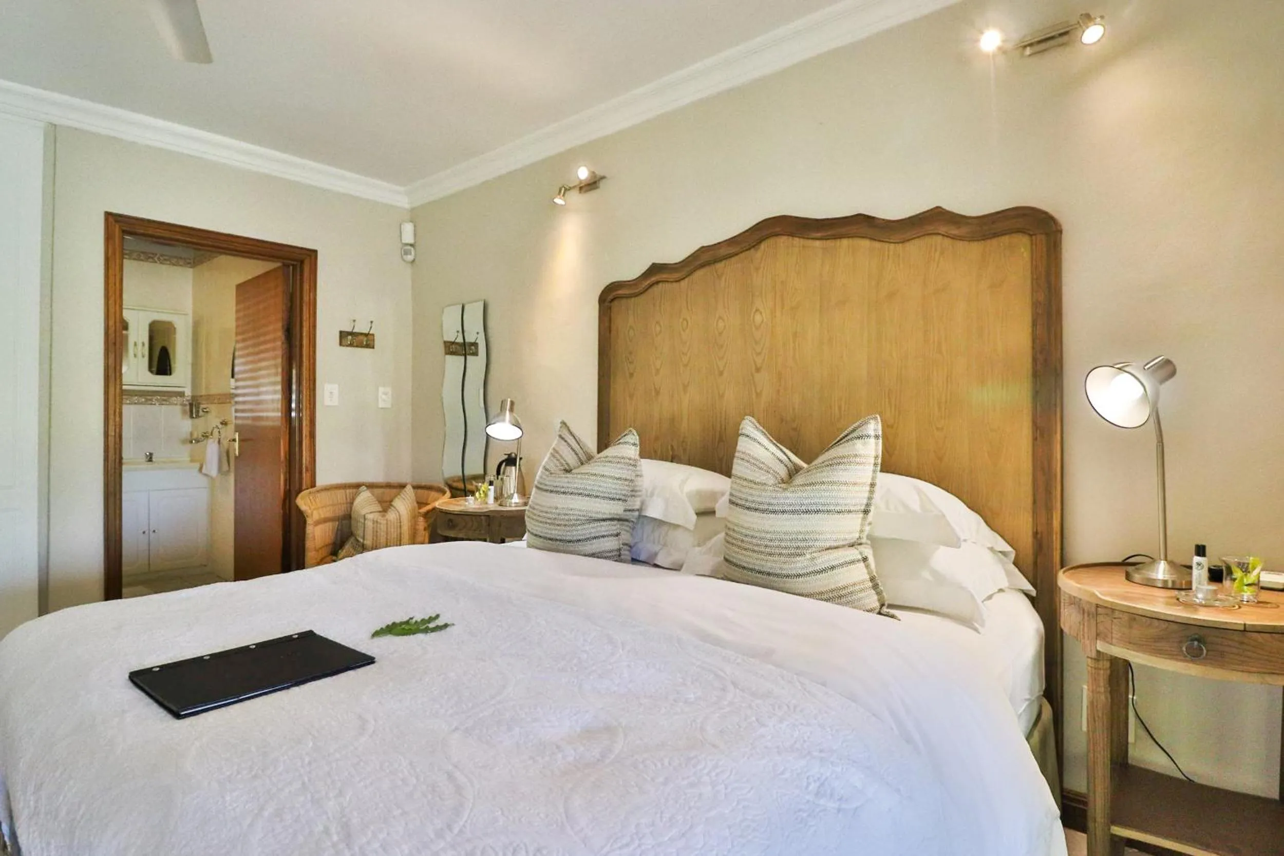 Bedroom, Bed in Kruger Riverside Lodge - No Load-shedding