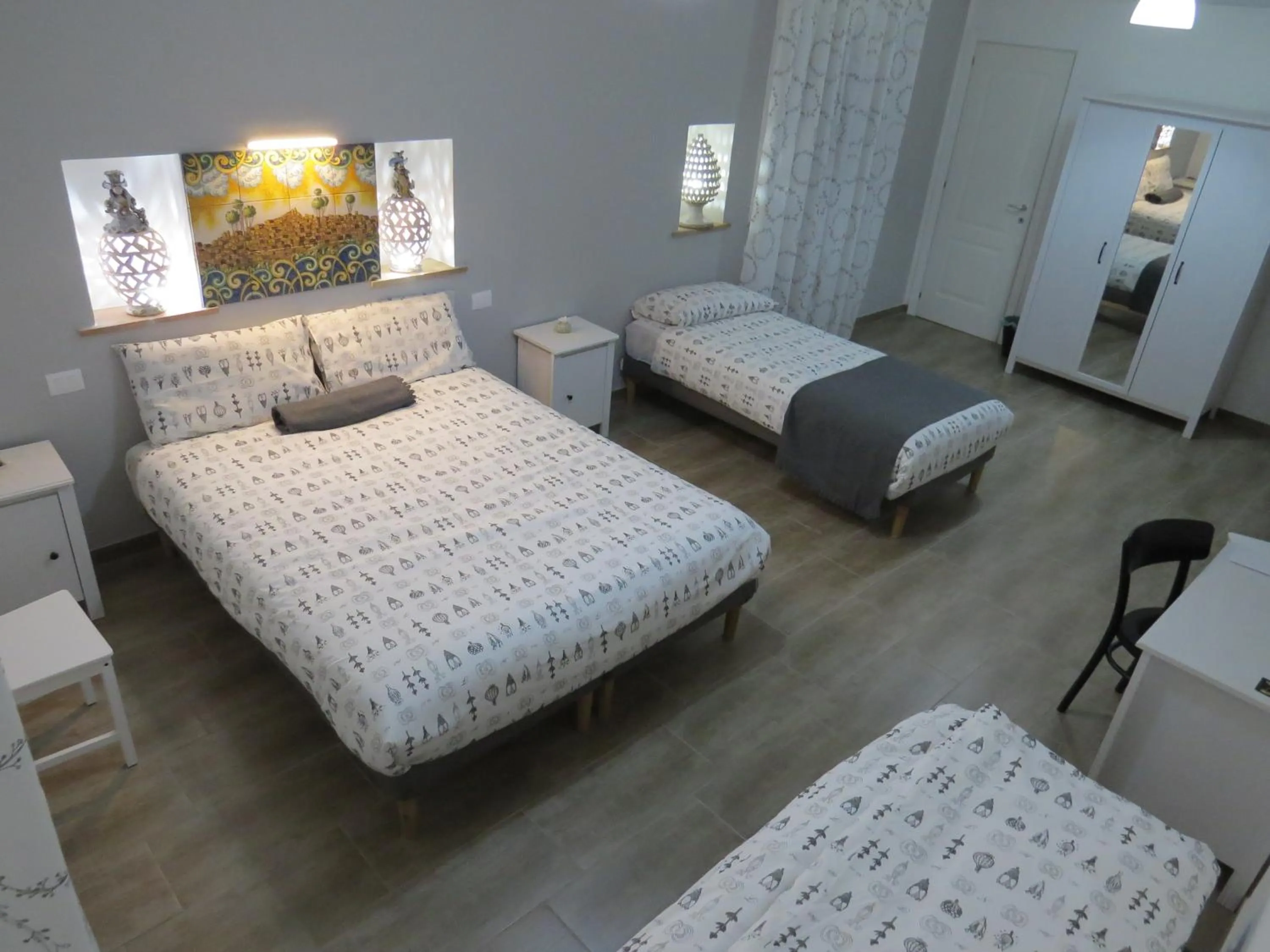 Photo of the whole room in B&B Maison Blanche