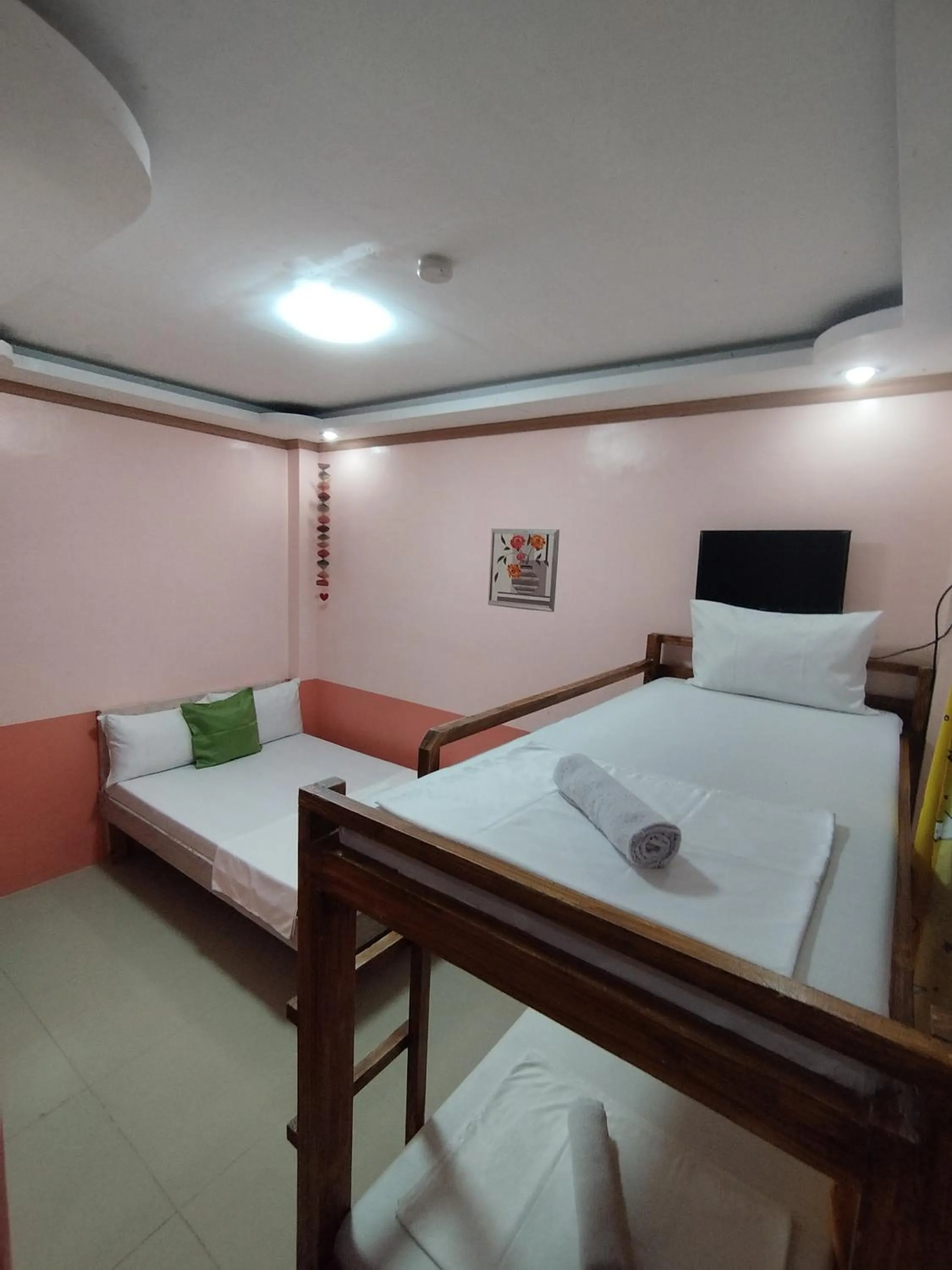 Bed in Ocean View Lodging House