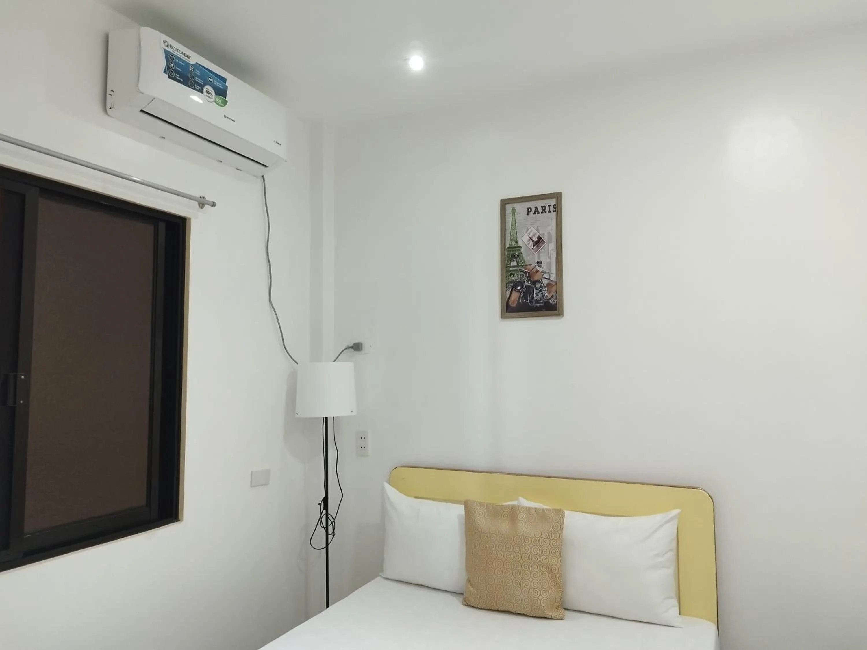 Bed in Ocean View Lodging House