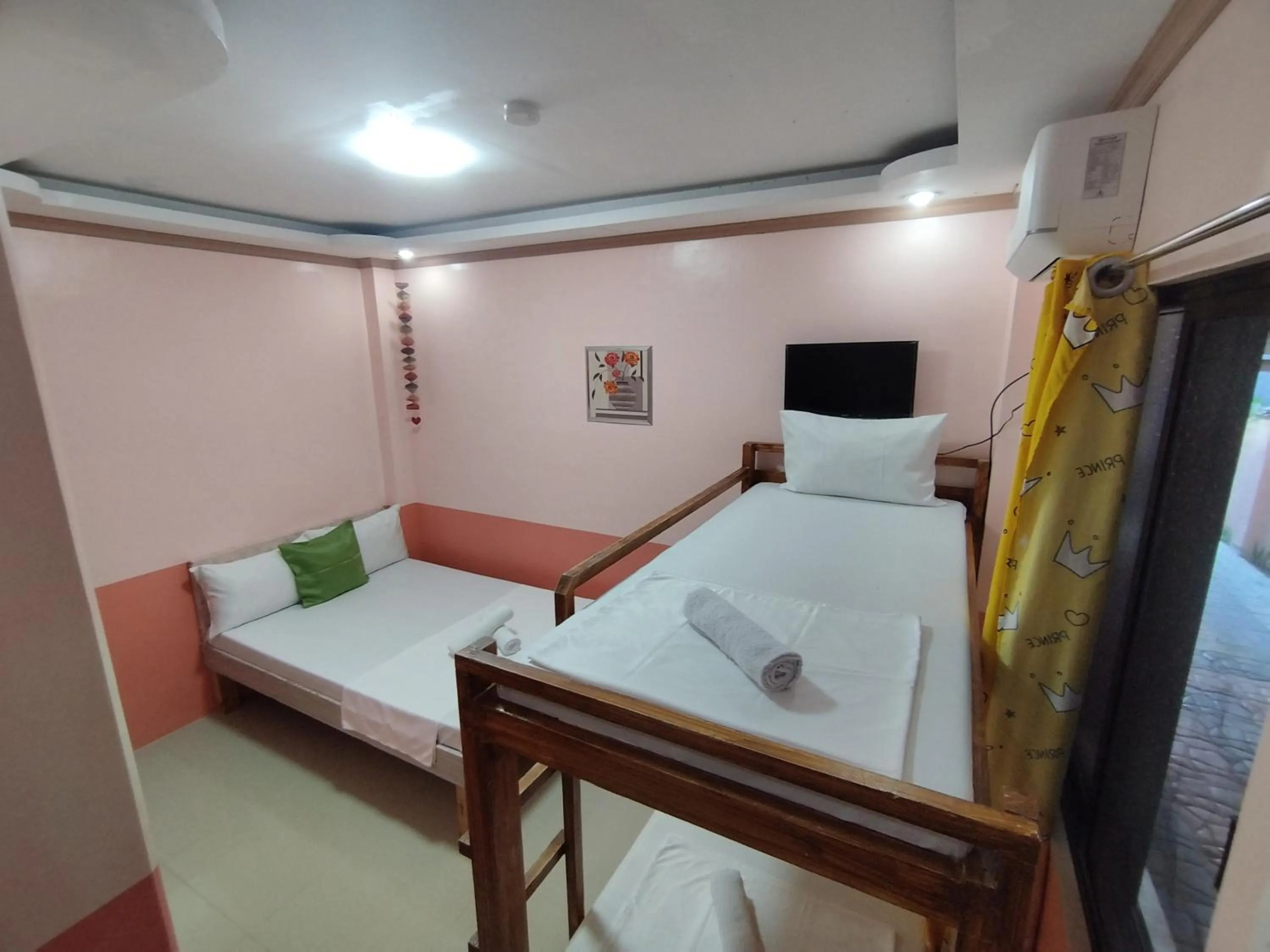 Bed in Ocean View Lodging House