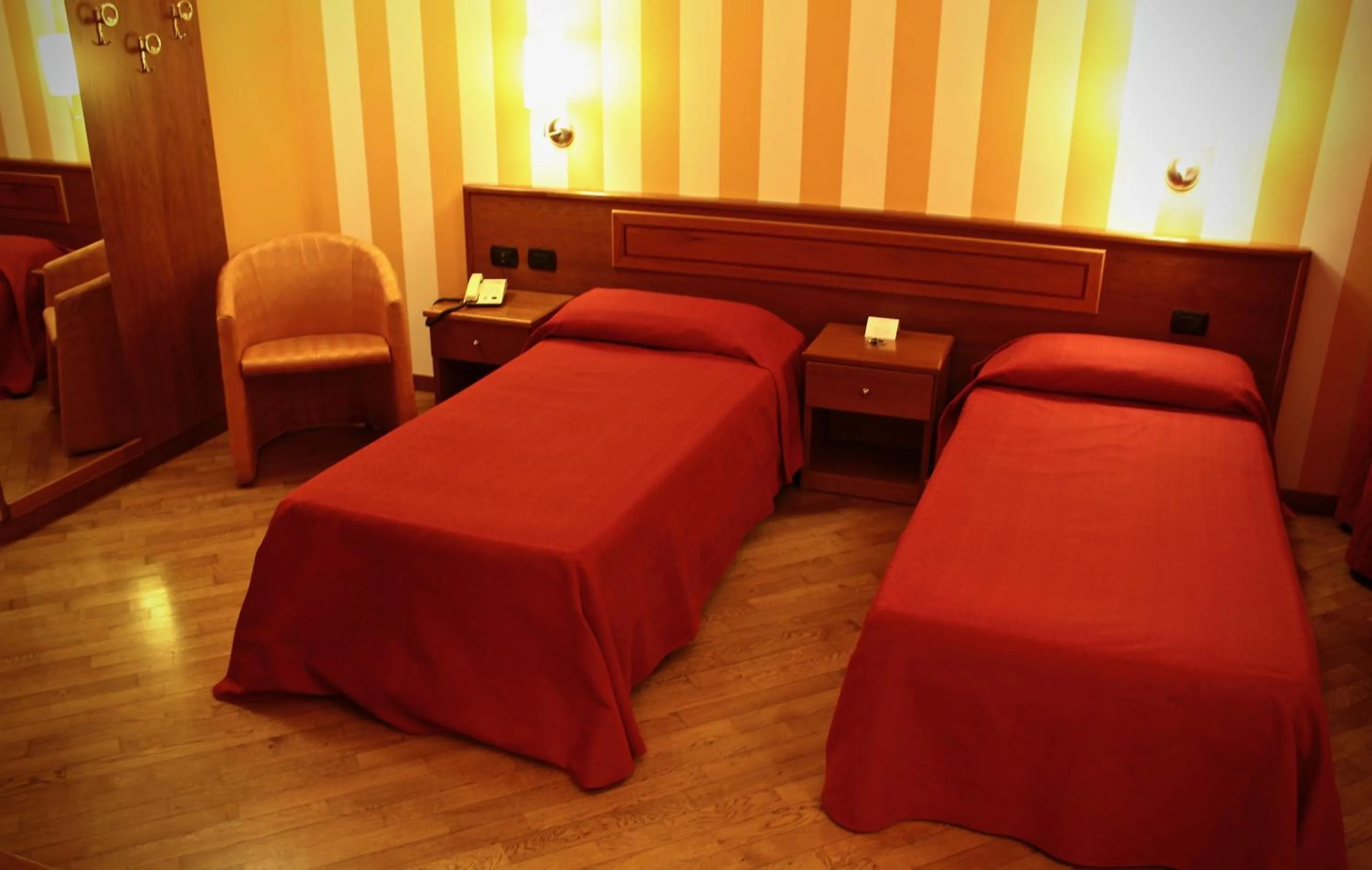 Photo of the whole room, Bed in Hotel Air Bag