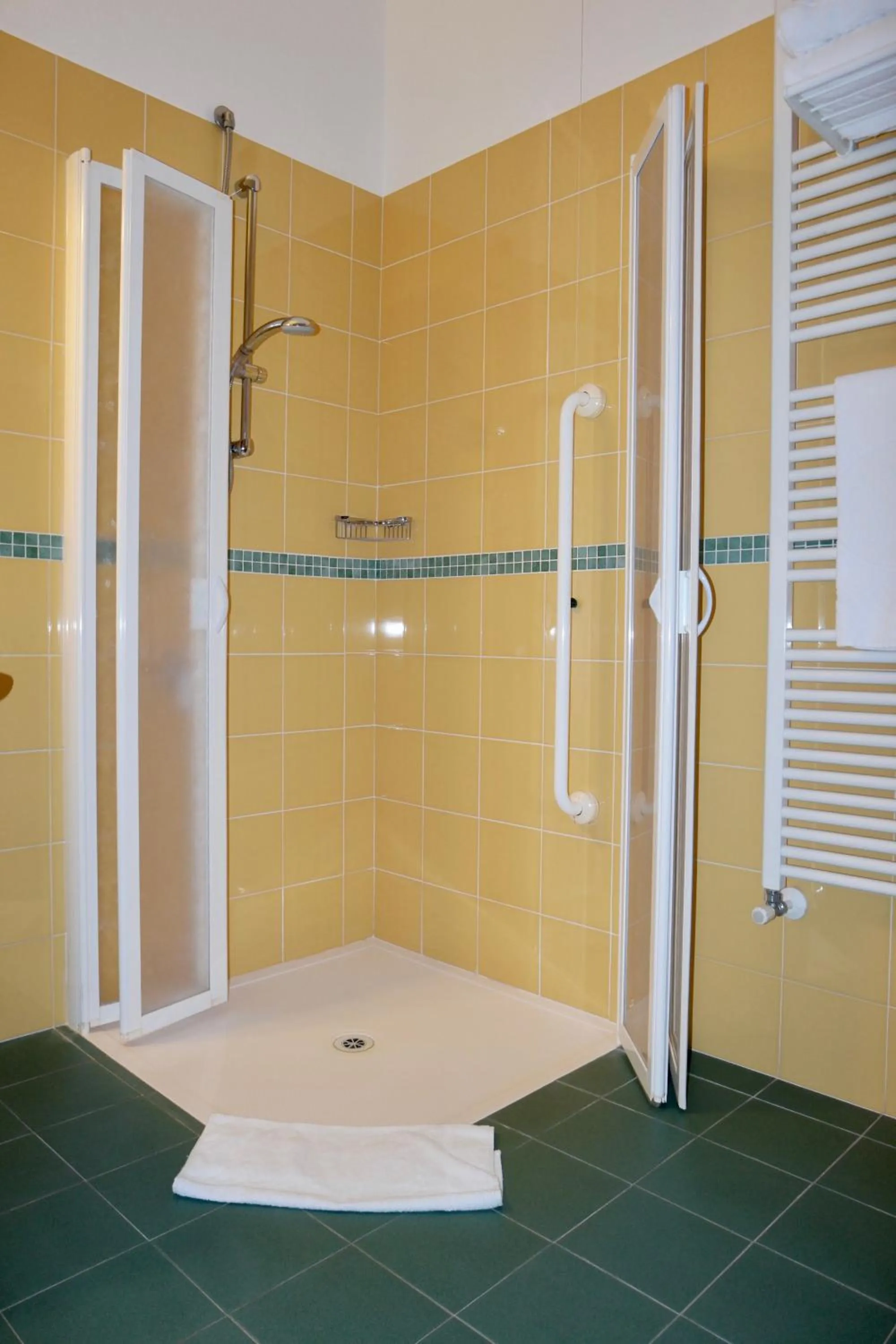 Bathroom in Hotel Air Bag