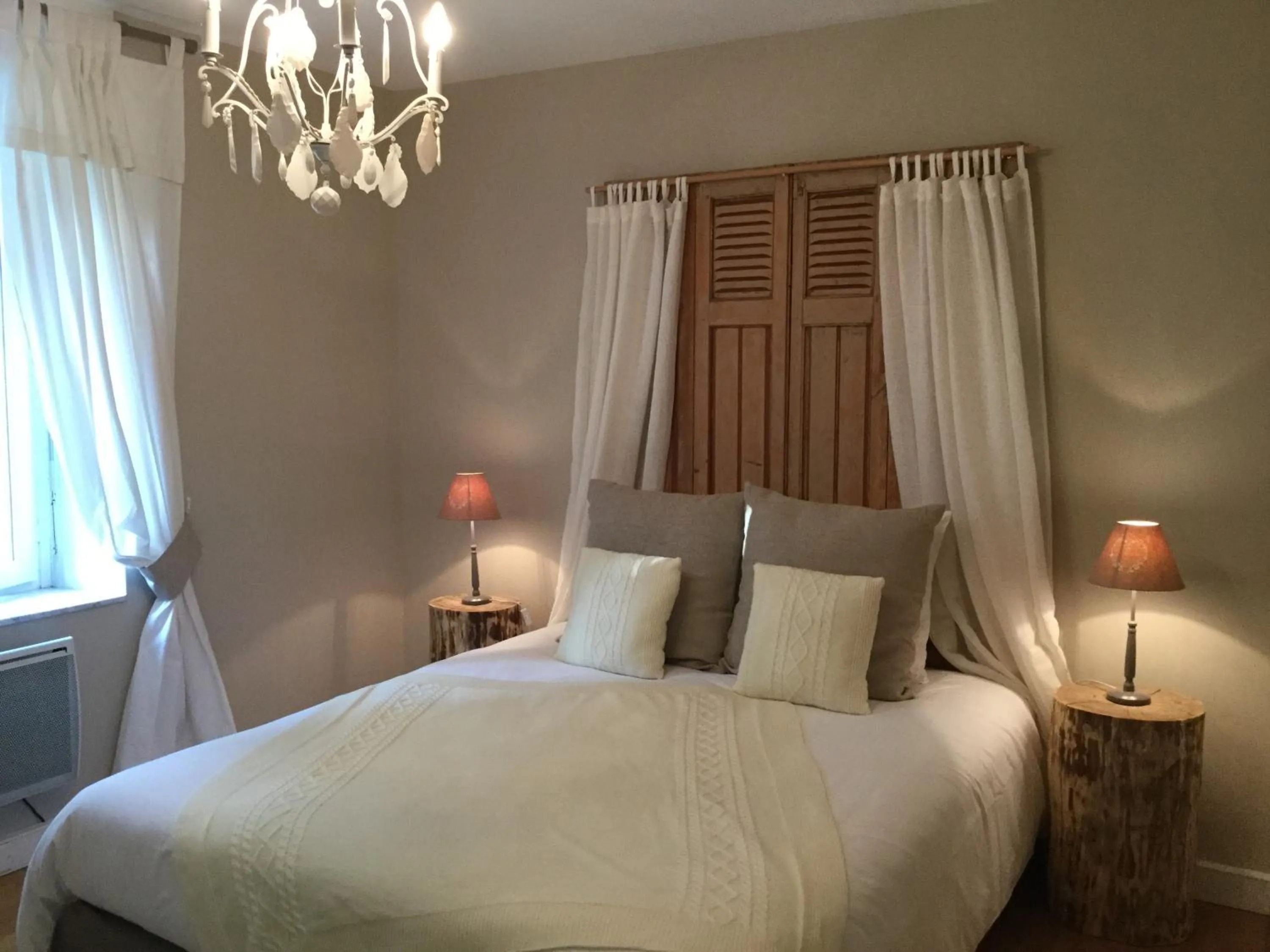 Bed in L'Orangerie de Camperos