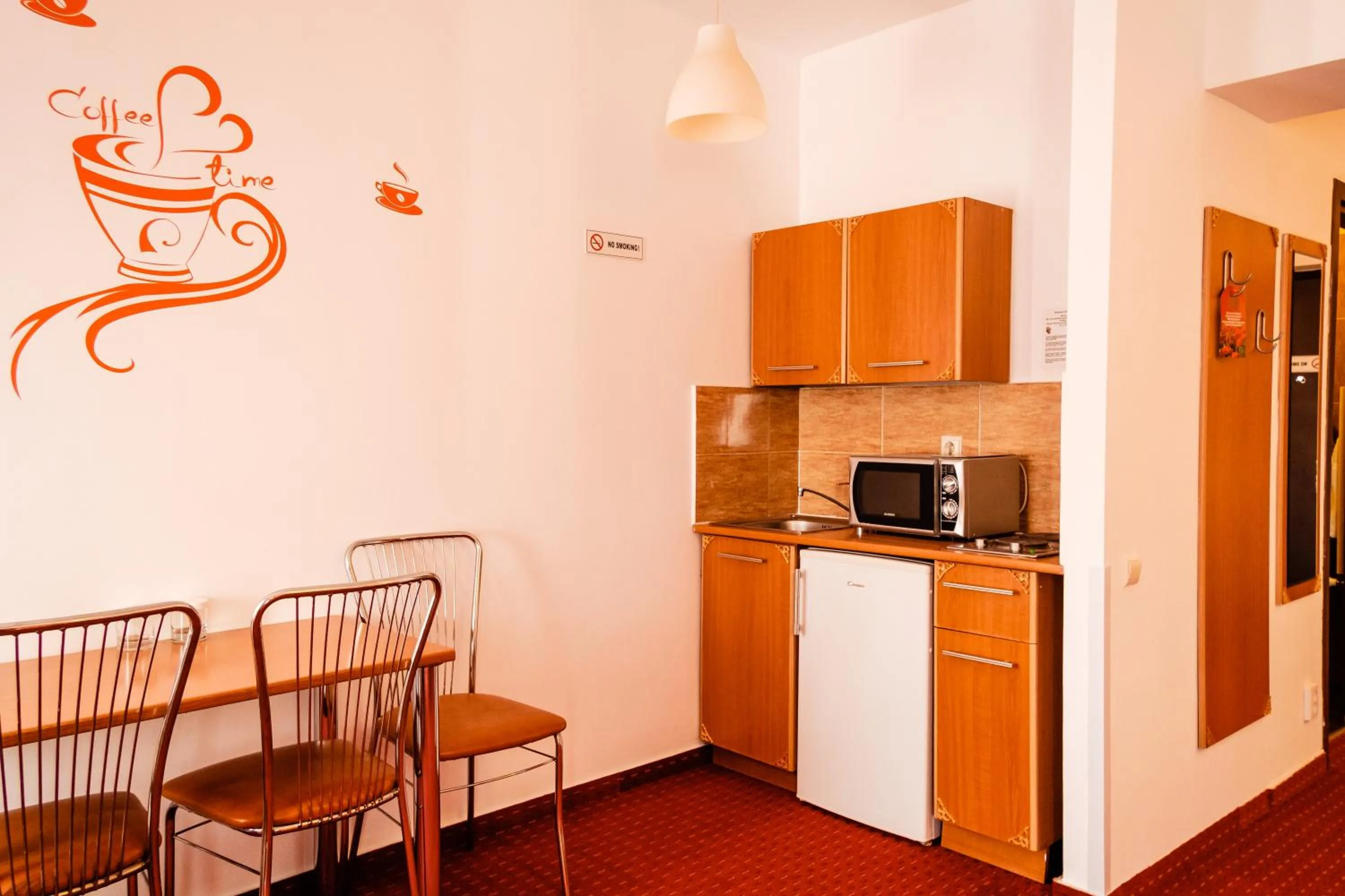 Kitchen or kitchenette in West Gate Studios