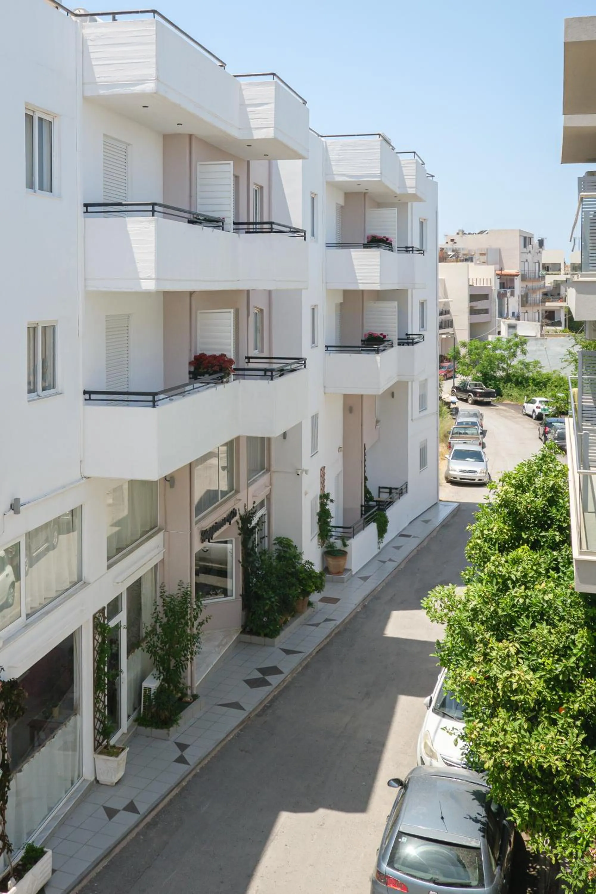 Happiness Apartments