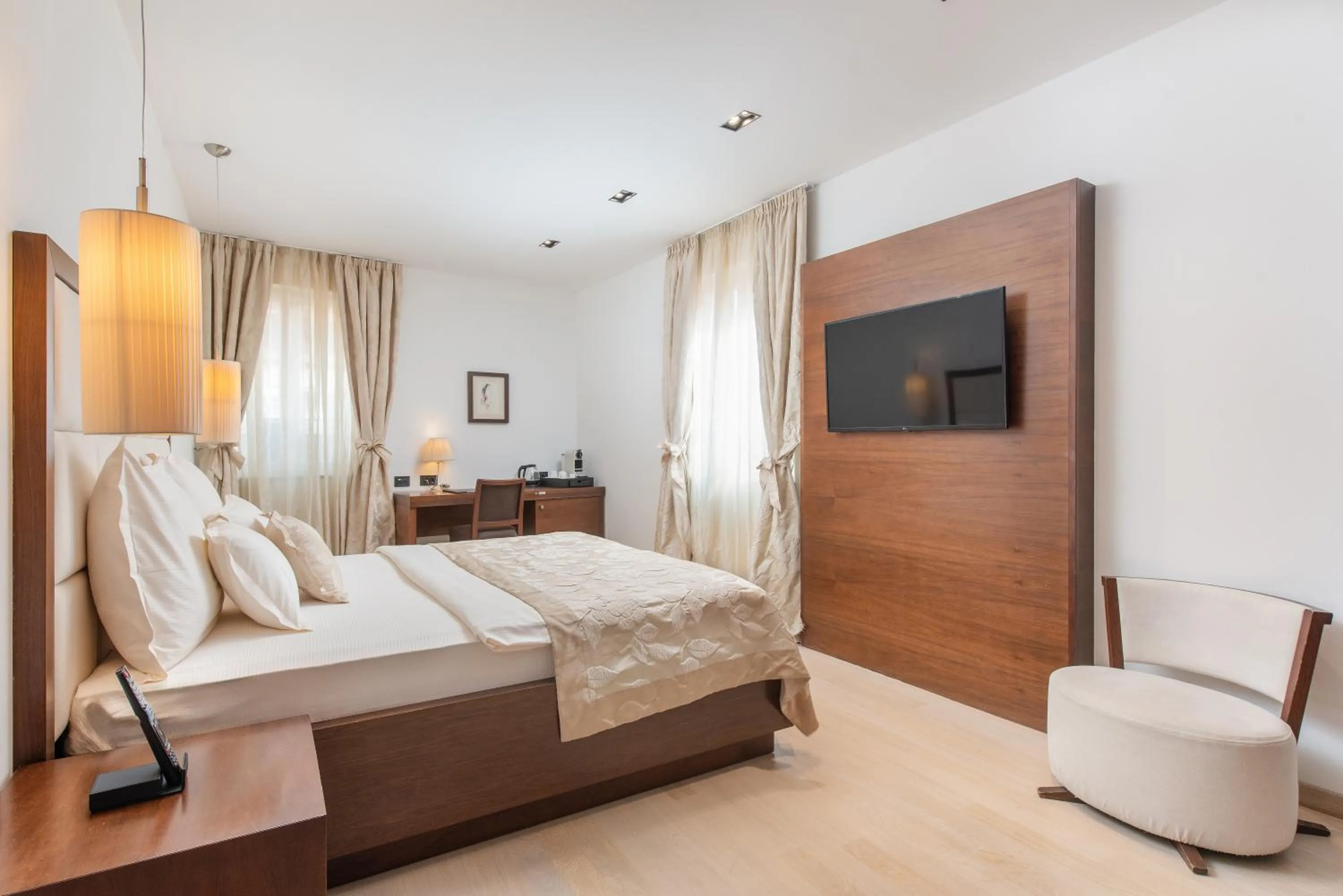 Bed in Marmont Heritage Hotel