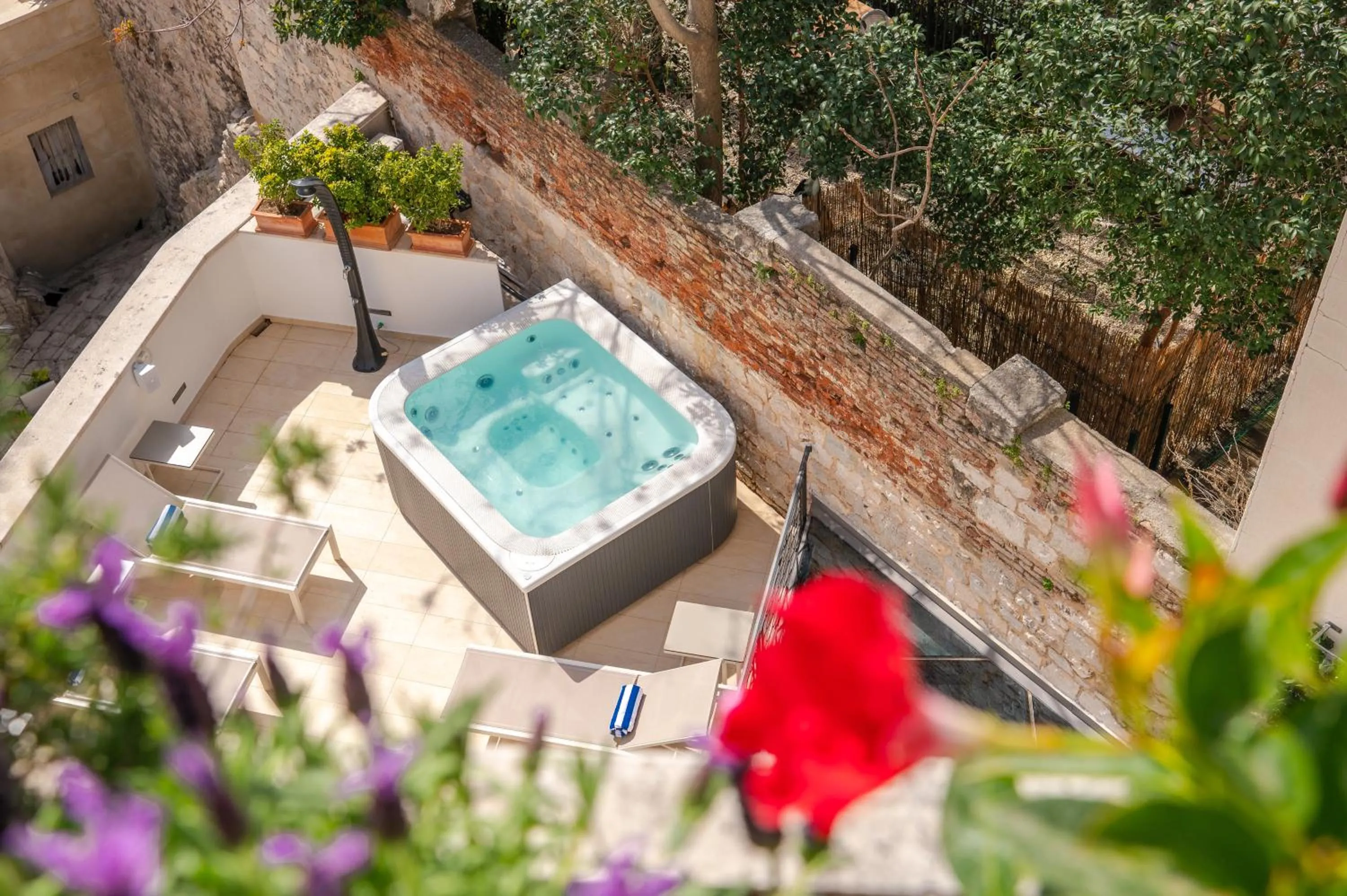 Hot Tub in Marmont Heritage Hotel