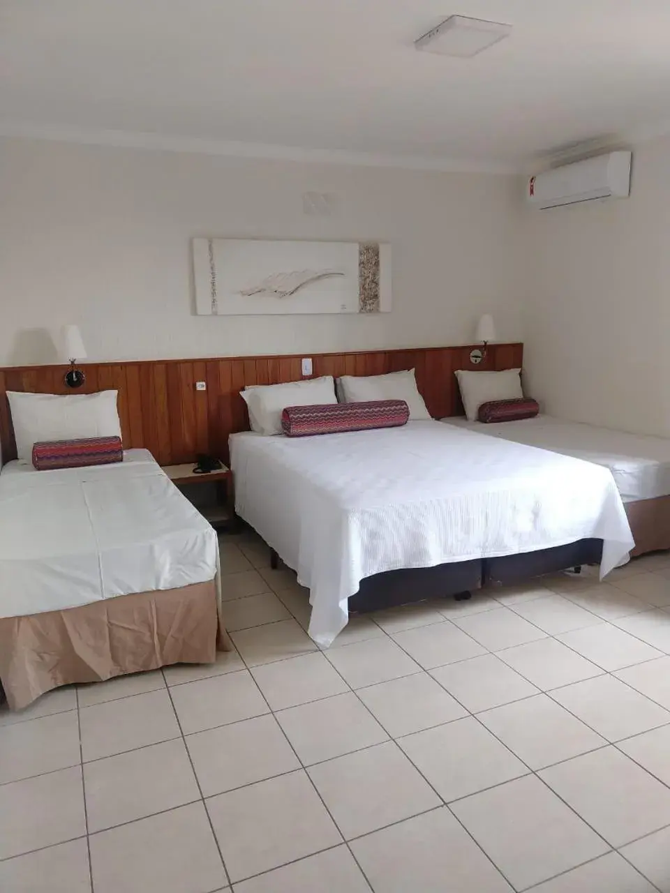 Luxury Triple Room - single occupancy in Hotel Riviera Lins Luxury Triple Room - single occupancy in Hotel Riviera Lins