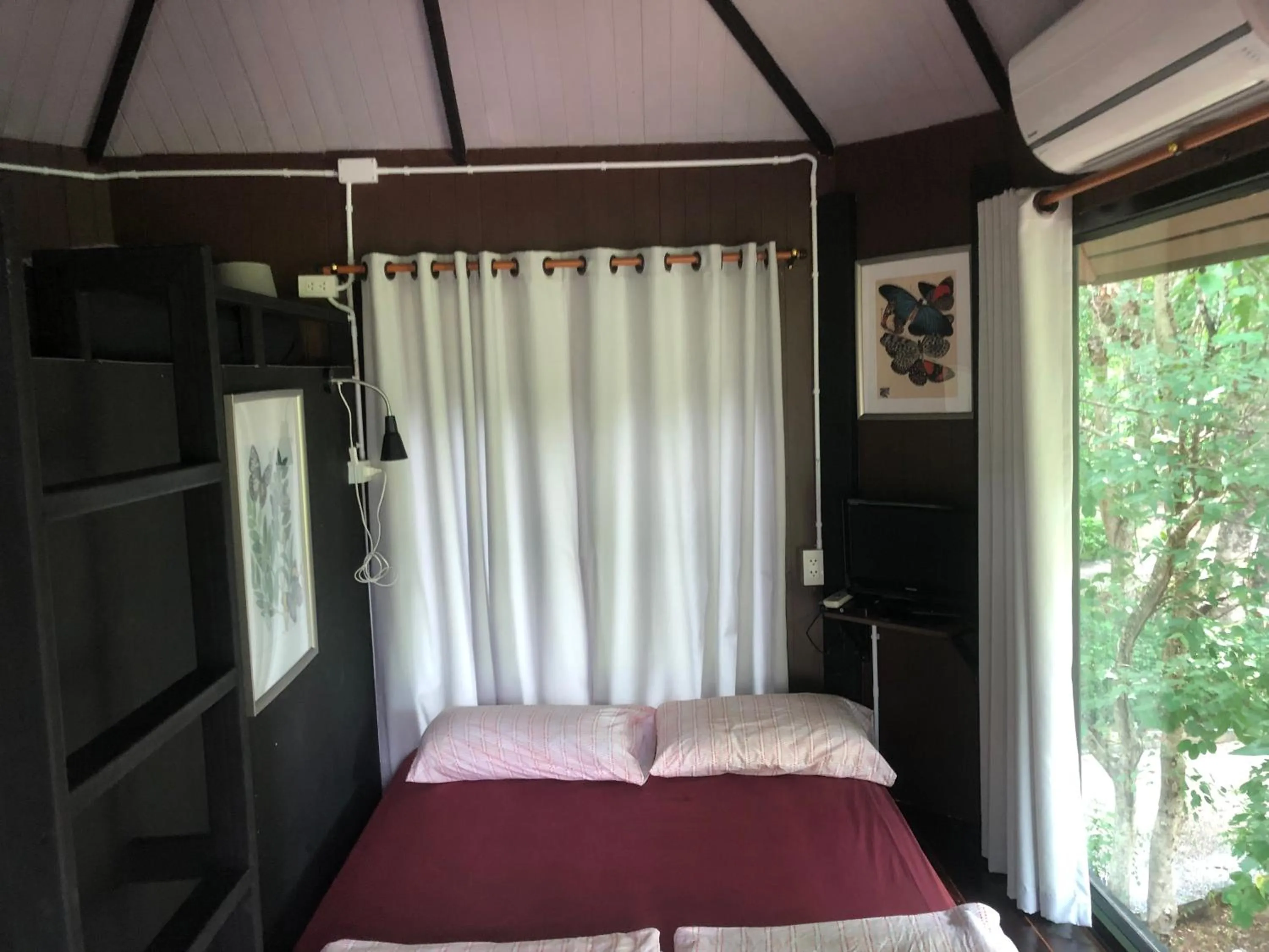 Bed in Jung Ja Hut