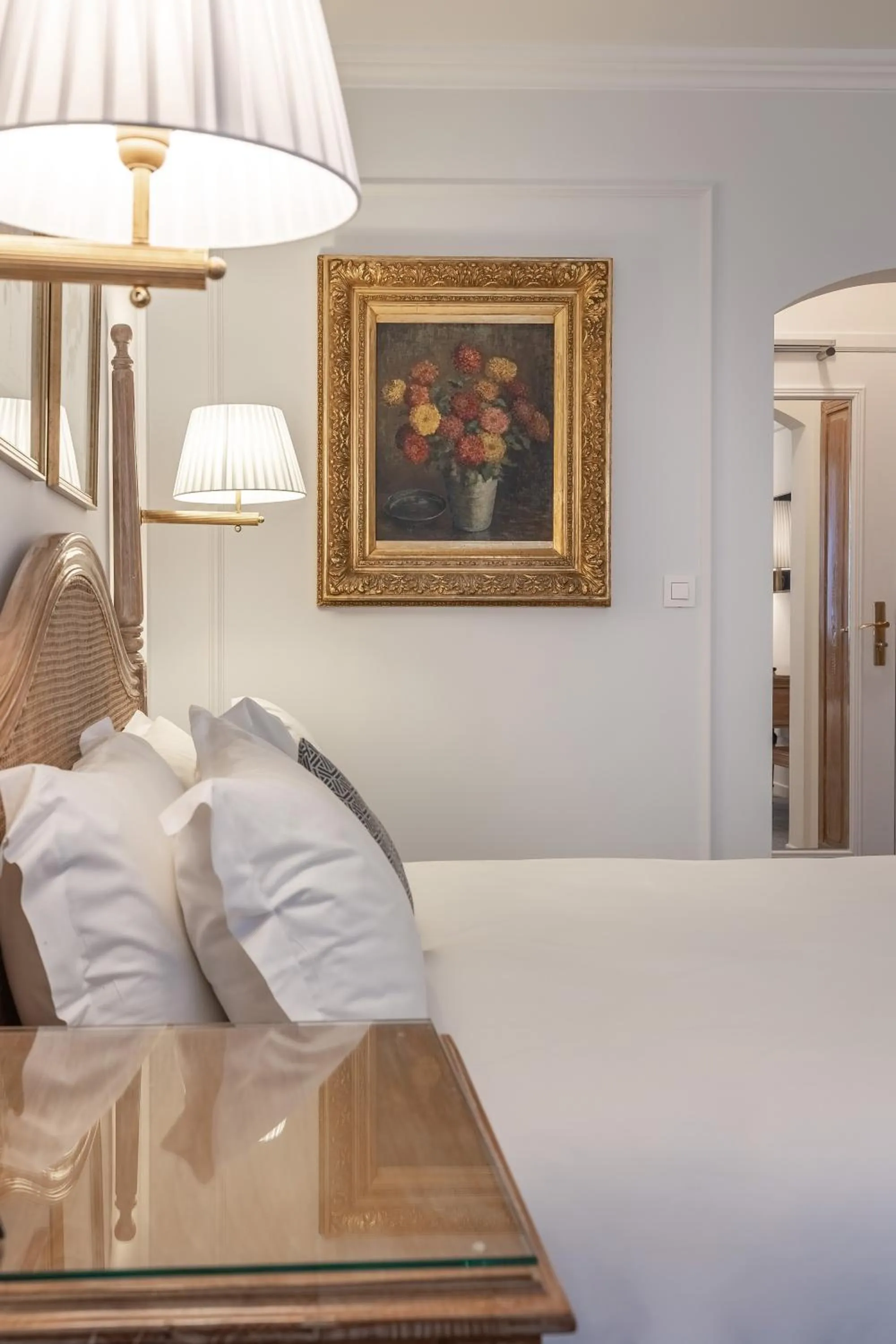 Decorative detail, Bed in Hotel Manos Stephanie