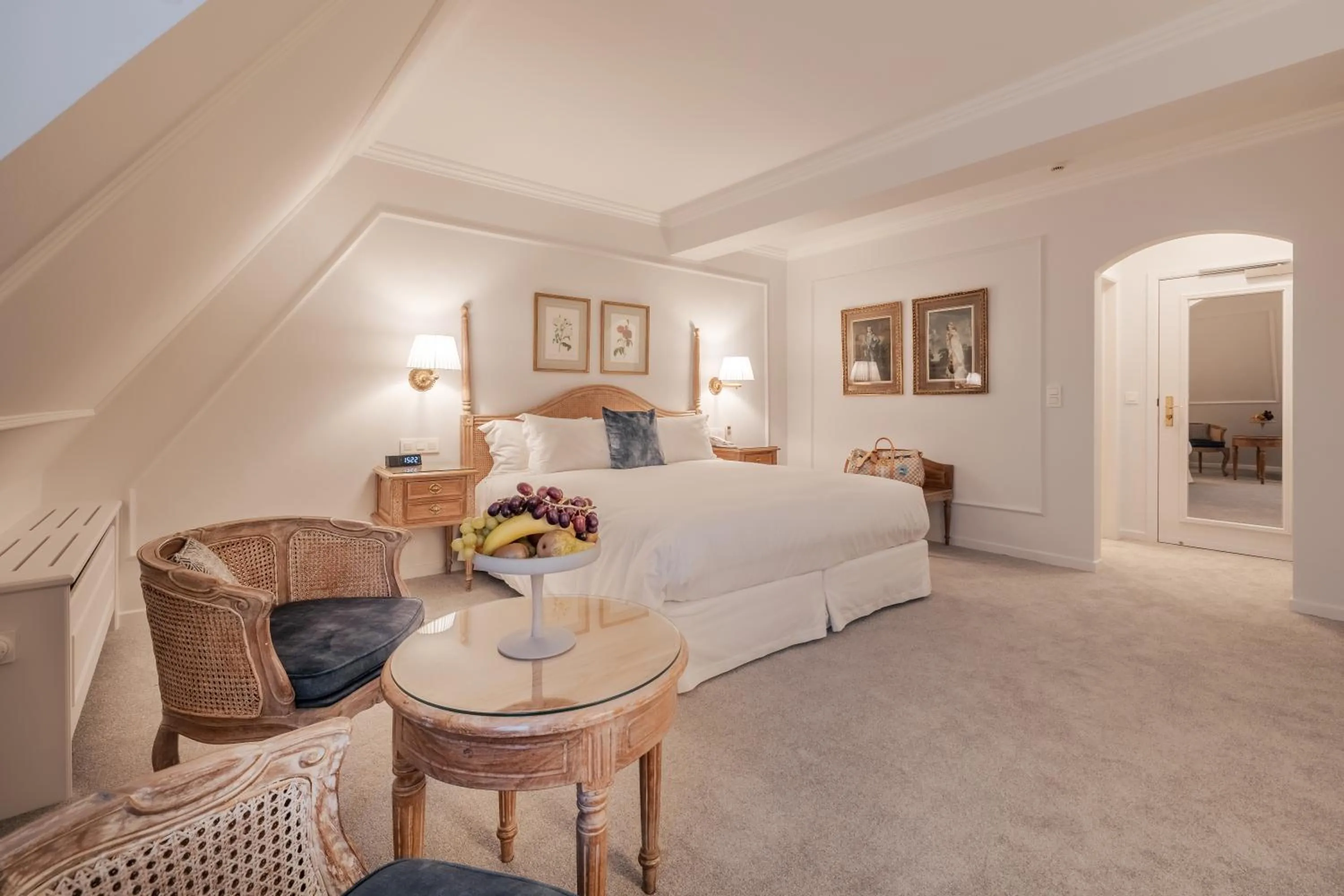 Bed in Hotel Manos Stephanie