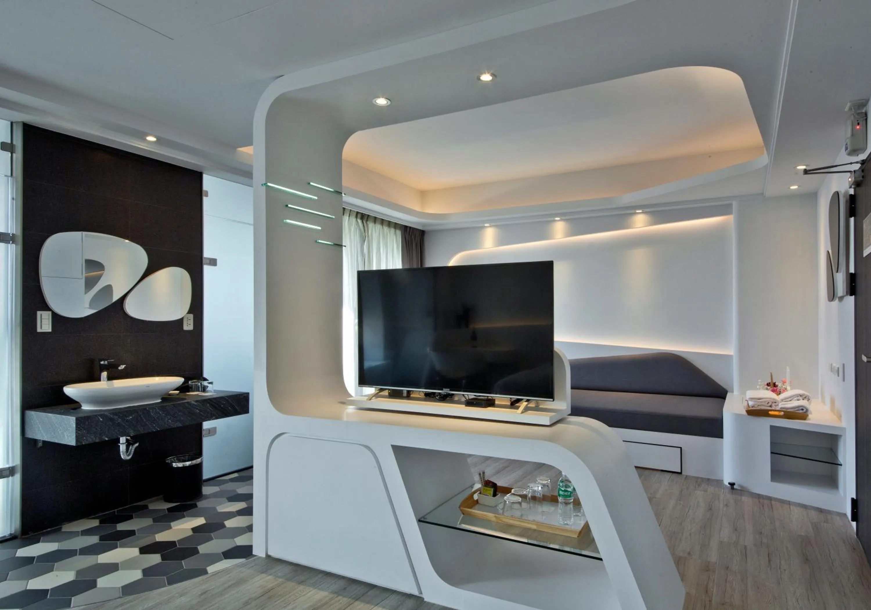 Decorative detail, Bed in Joy Inn