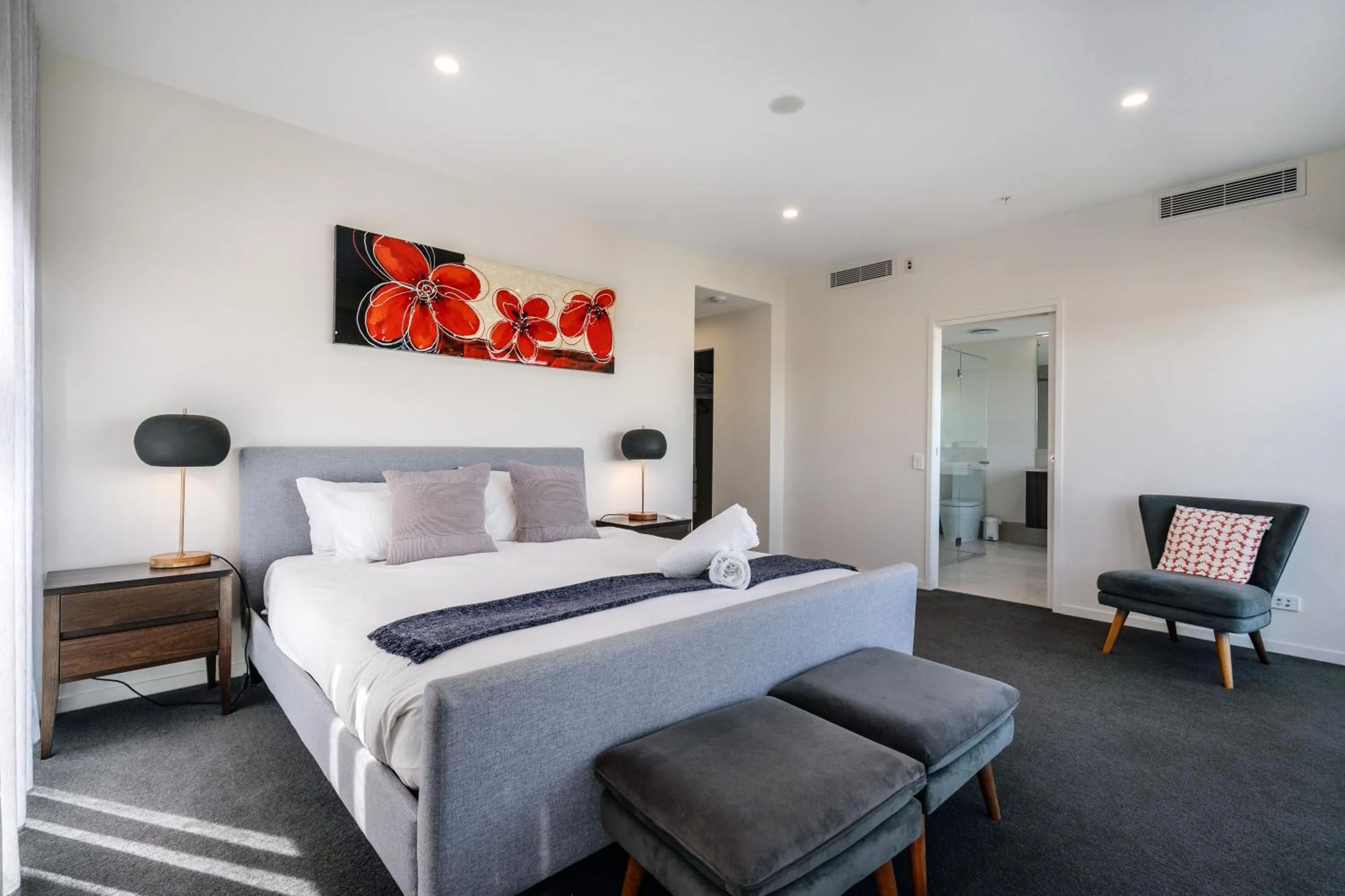 Bed in First Light Mooloolaba, an Ascend Collection Hotel