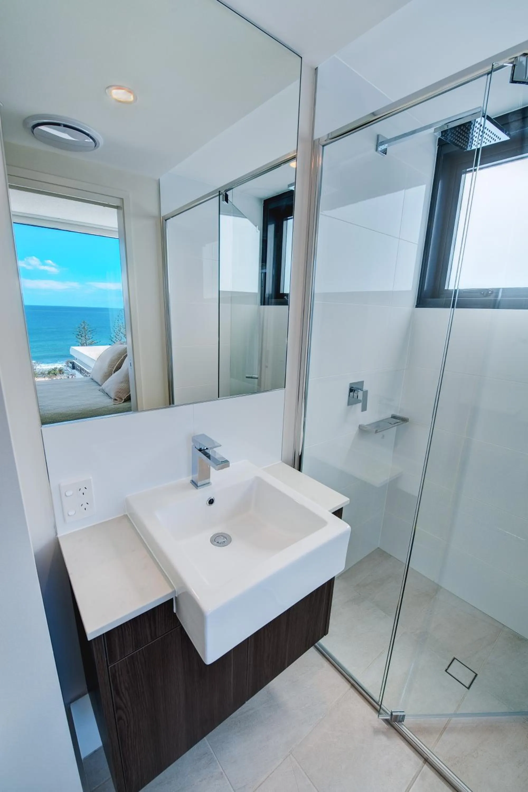 Shower in First Light Mooloolaba, an Ascend Collection Hotel