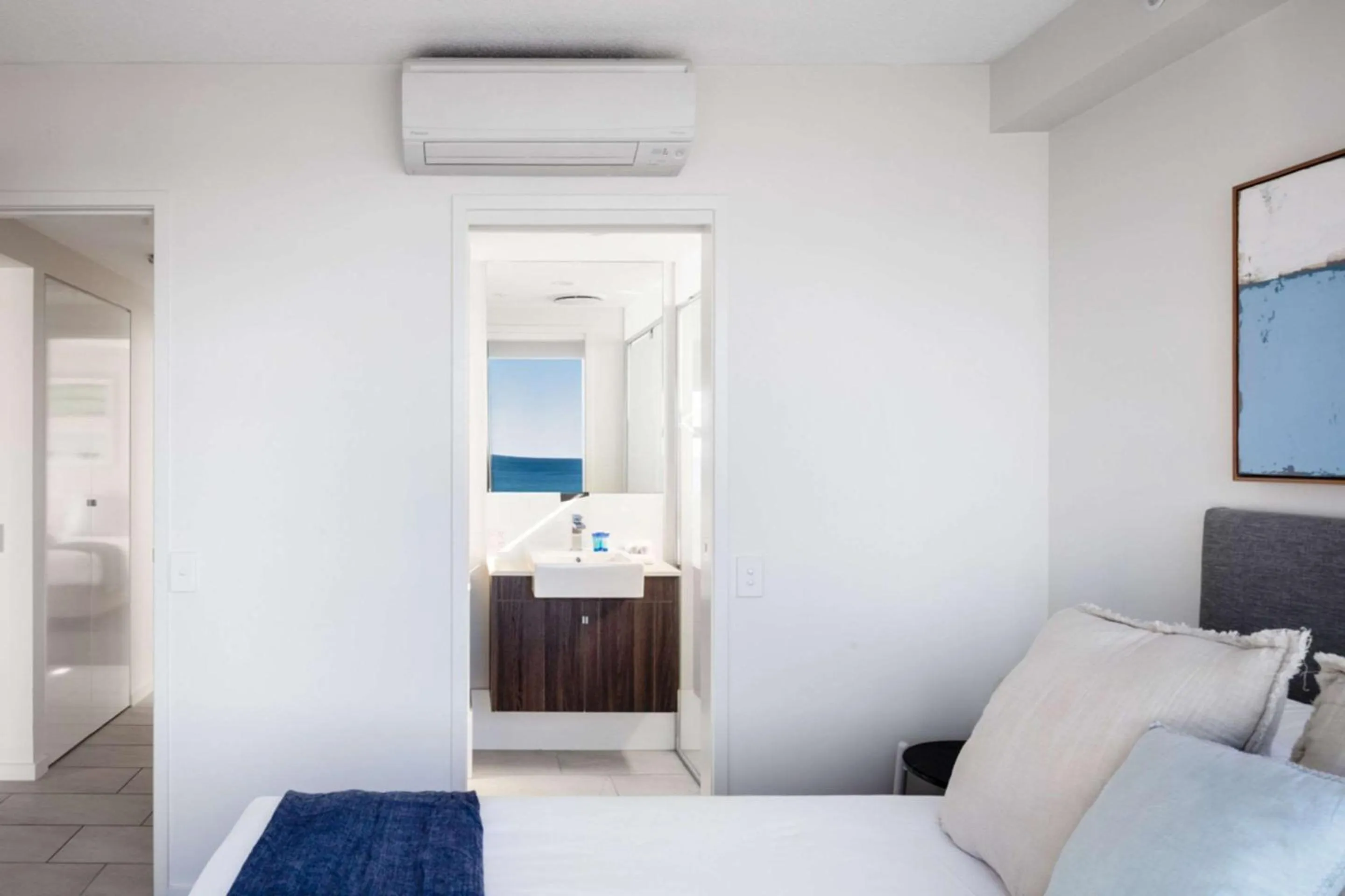 Bedroom, Bed in First Light Mooloolaba, an Ascend Collection Hotel