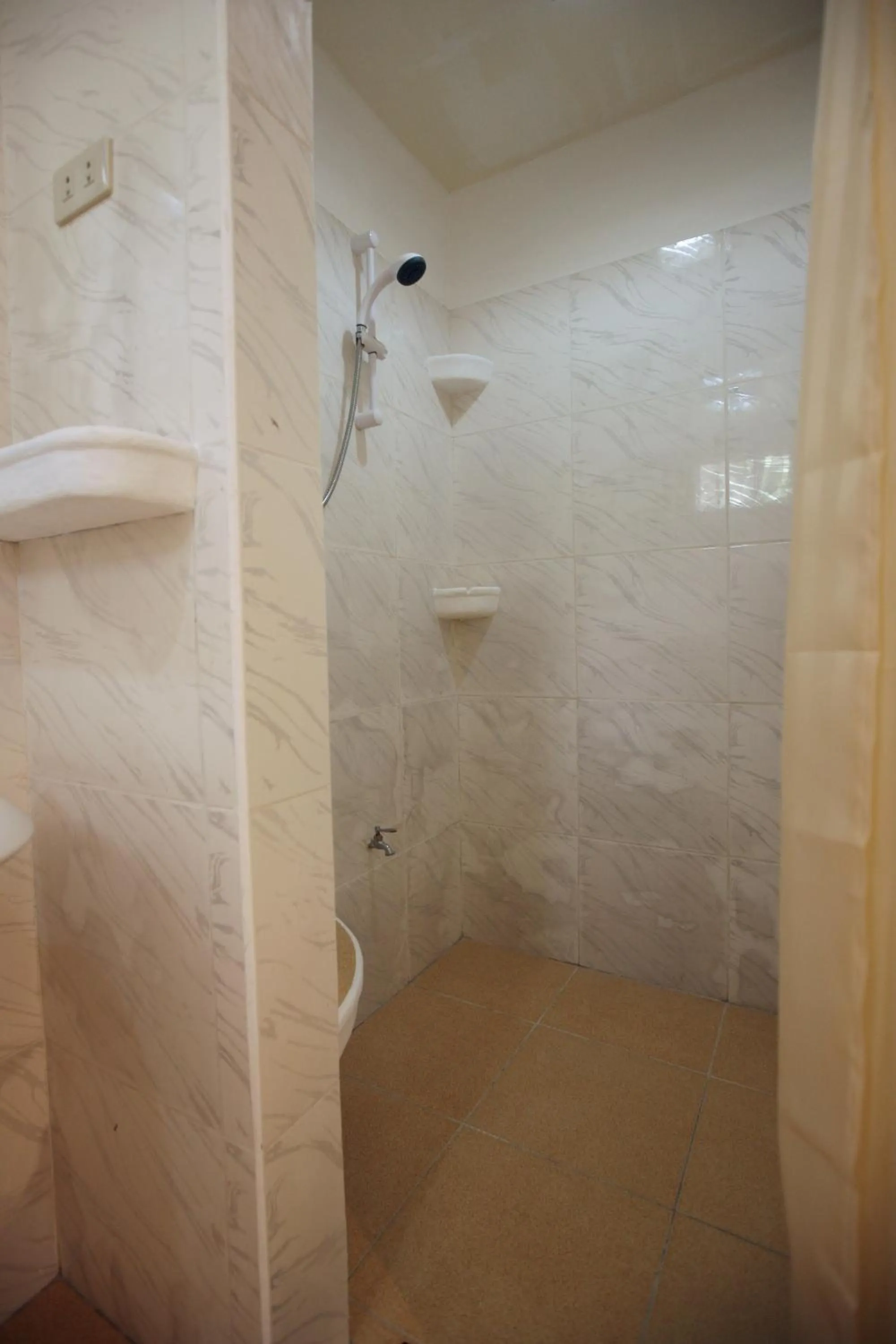 Bathroom in Guindulman Bay Tourist Inn