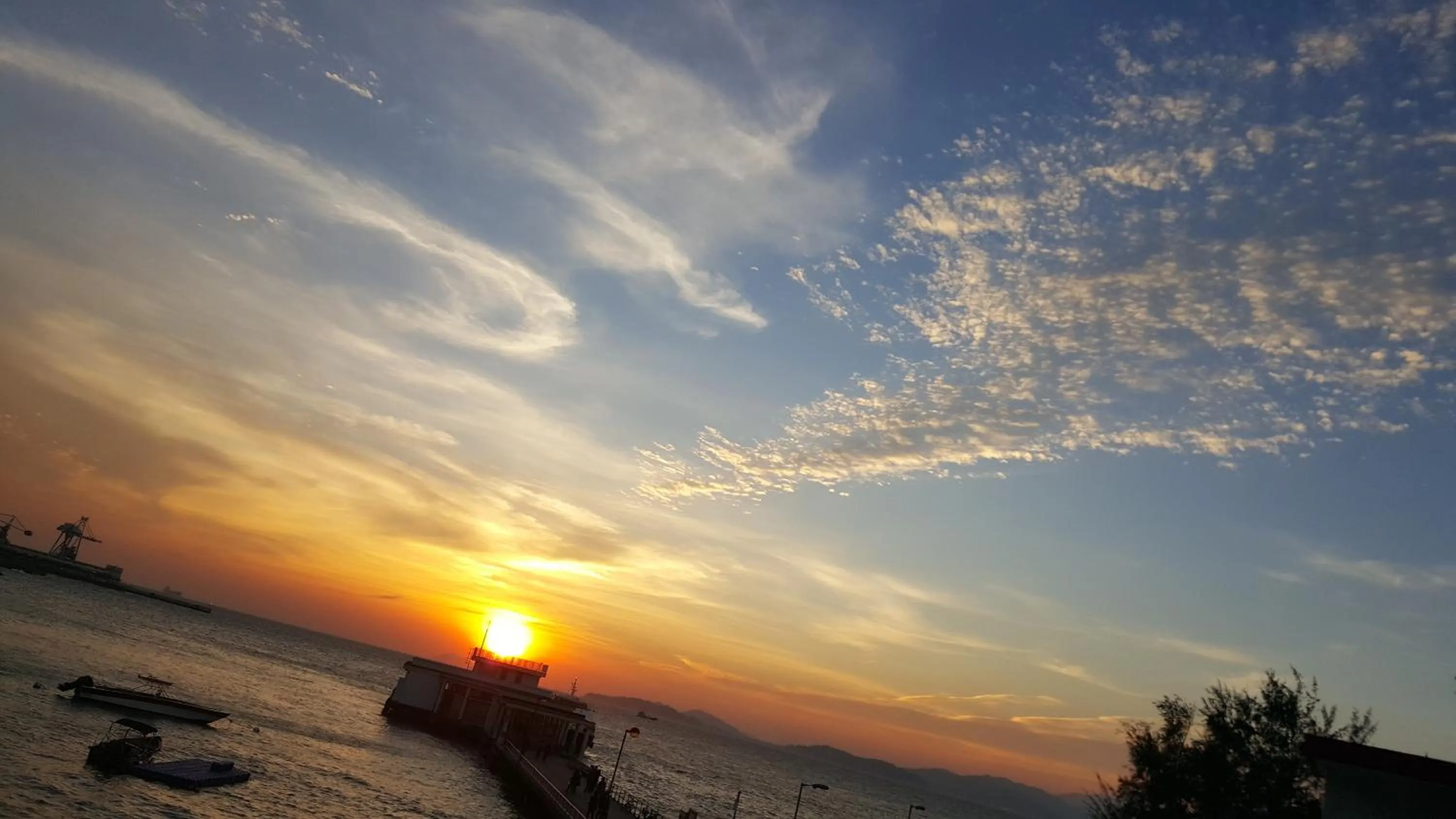 Night in Man Lai Wah Resort